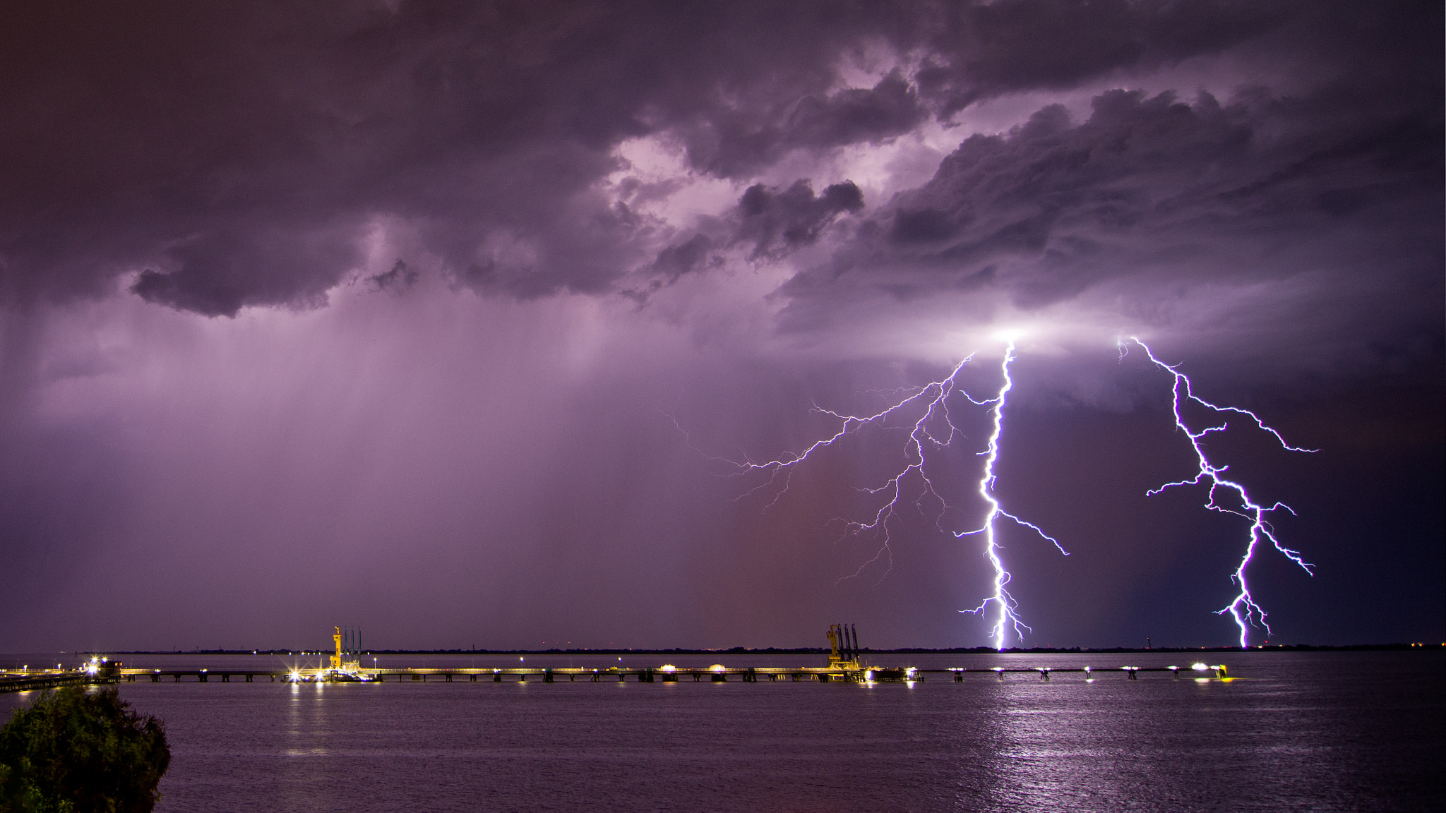 Samsung/Schneider D-XENON 12-24mm F4 ED AL [IF] sample photo. Thunderstorm over the northsea coast photography