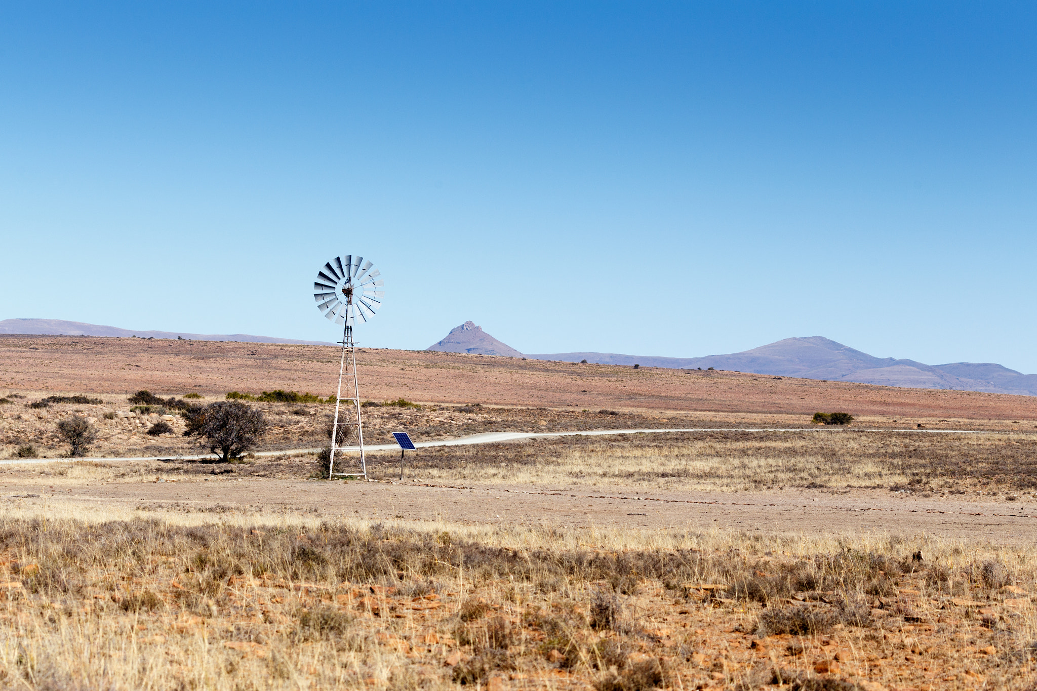 Canon EF 100-400mm F4.5-5.6L IS USM sample photo. New technology windmill - cradock landscape photography