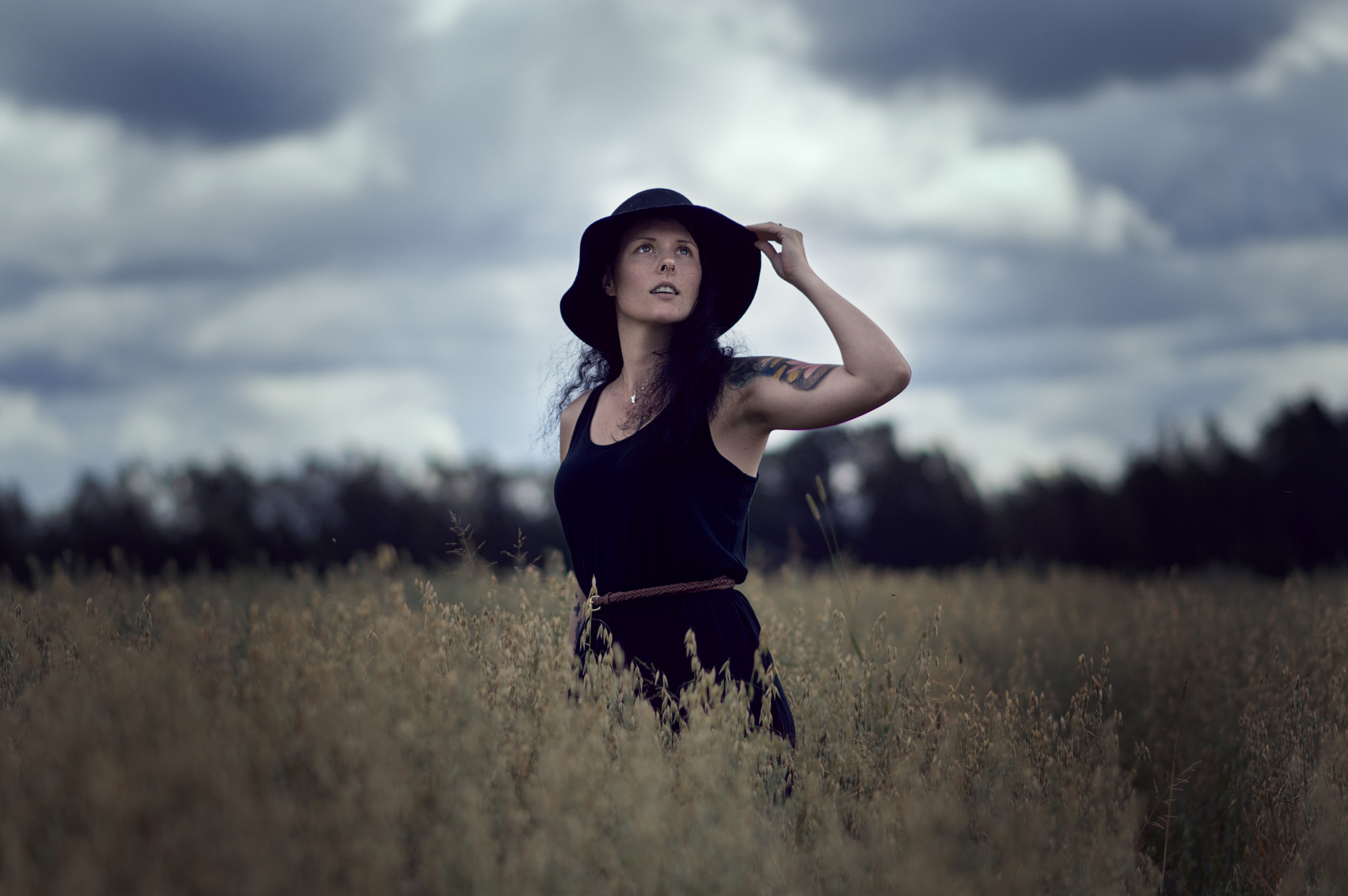 Nikon D3200 + Nikon AF-S Nikkor 85mm F1.8G sample photo. Girl with hat... and tattoos :) photography