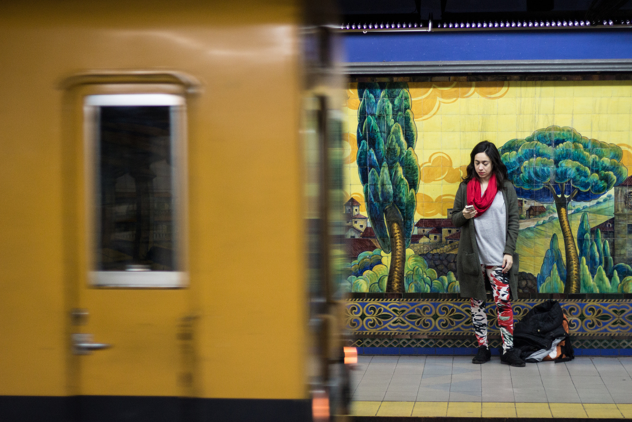 Canon EOS 100D (EOS Rebel SL1 / EOS Kiss X7) + Canon EF 50mm F1.8 II sample photo. Subte de buenos aires photography