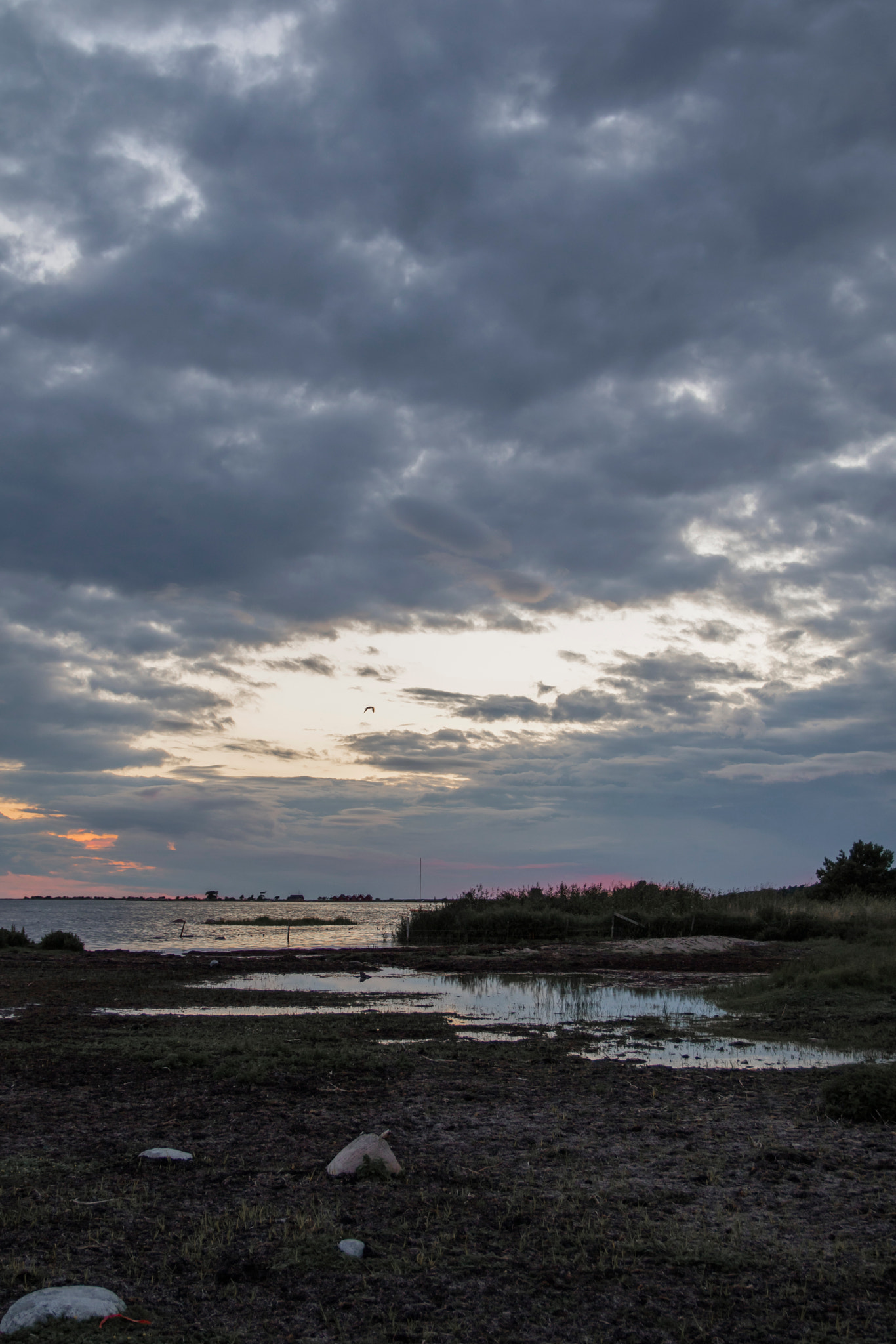Canon EOS M3 + Canon EF-S 17-55mm F2.8 IS USM sample photo. Gotland - klintehamn - sunset photography