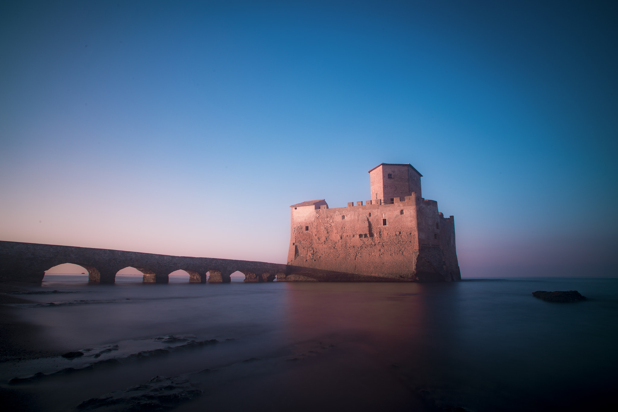 Canon EOS 6D + Canon EF 20-35mm F3.5-4.5 USM sample photo. Torre astura l'alba del giorno dopo photography