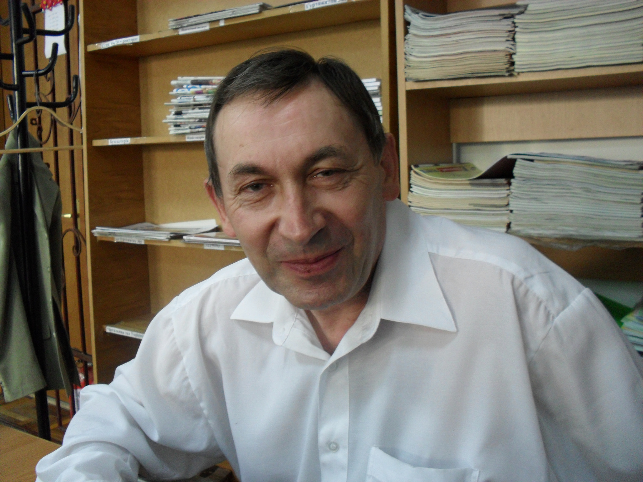 Samsung ES17 / VLUU ES17 /  SL40 /  ES19 sample photo. The editor of the university newspaper ljubomyr klishch photography
