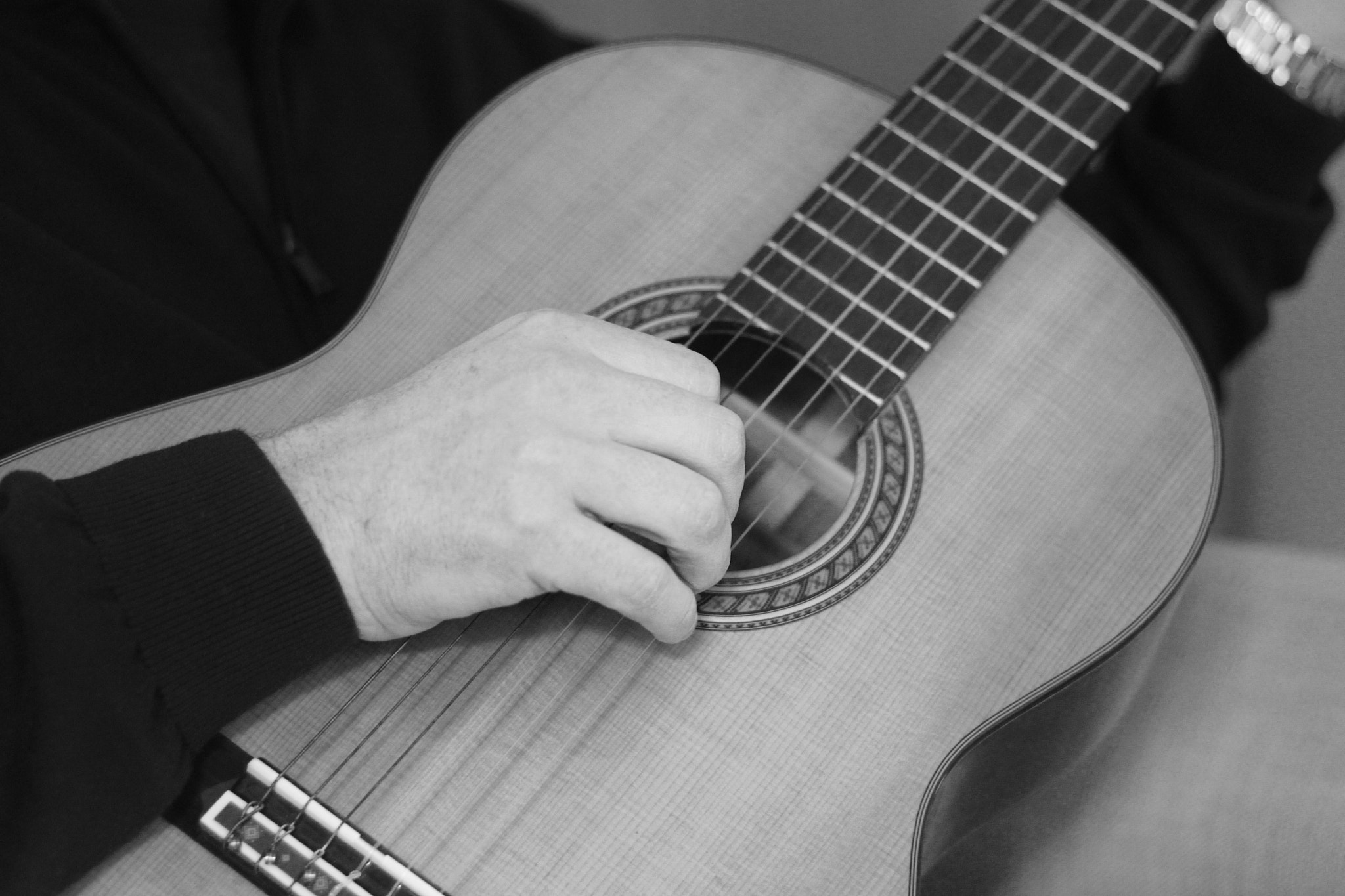 Canon EOS 500D (EOS Rebel T1i / EOS Kiss X3) + Canon EF 50mm F1.8 II sample photo. David and his guitar. photography