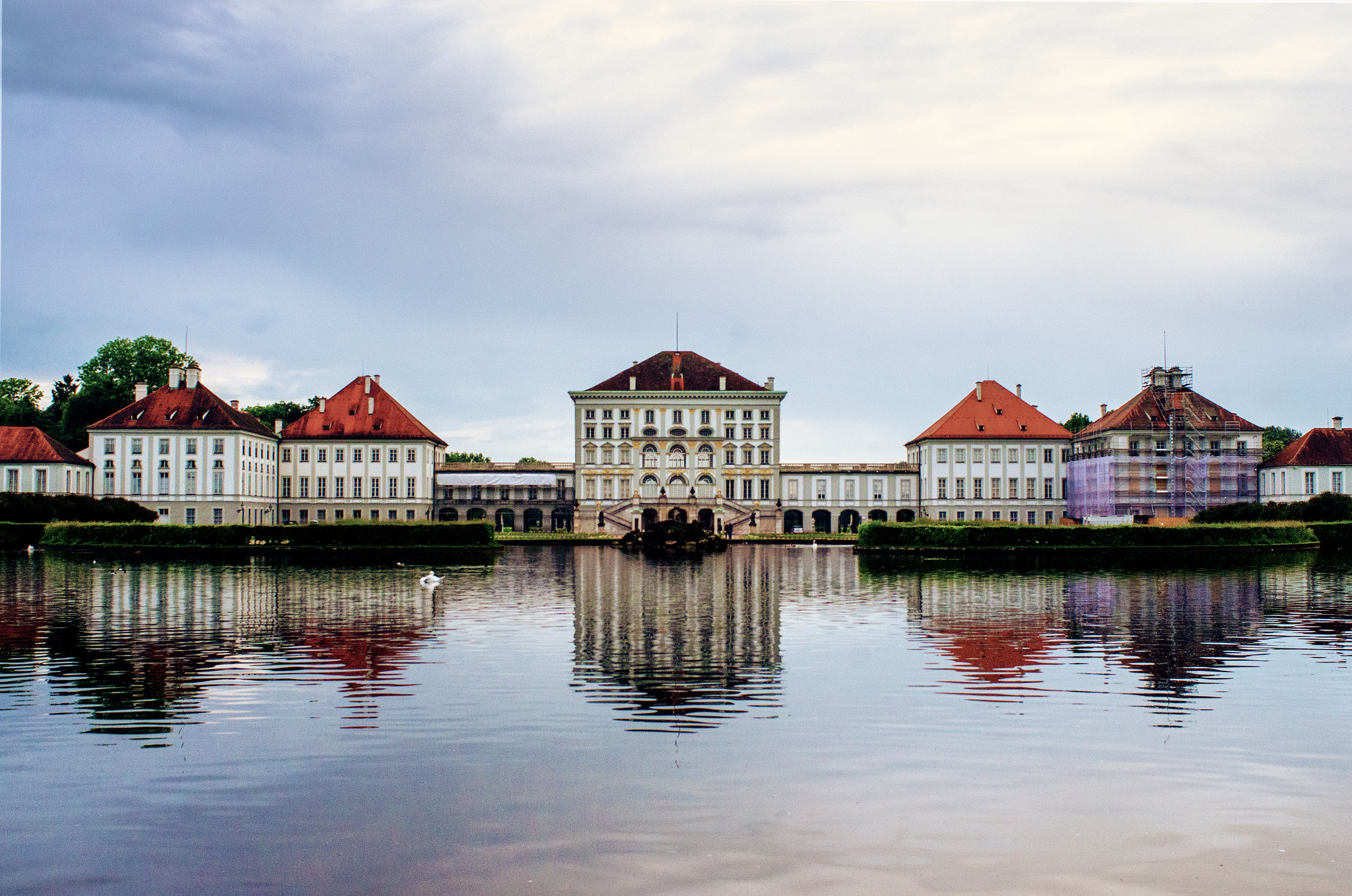 Nikon AF Nikkor 28mm F2.8D sample photo. Nymphenburg palace photography