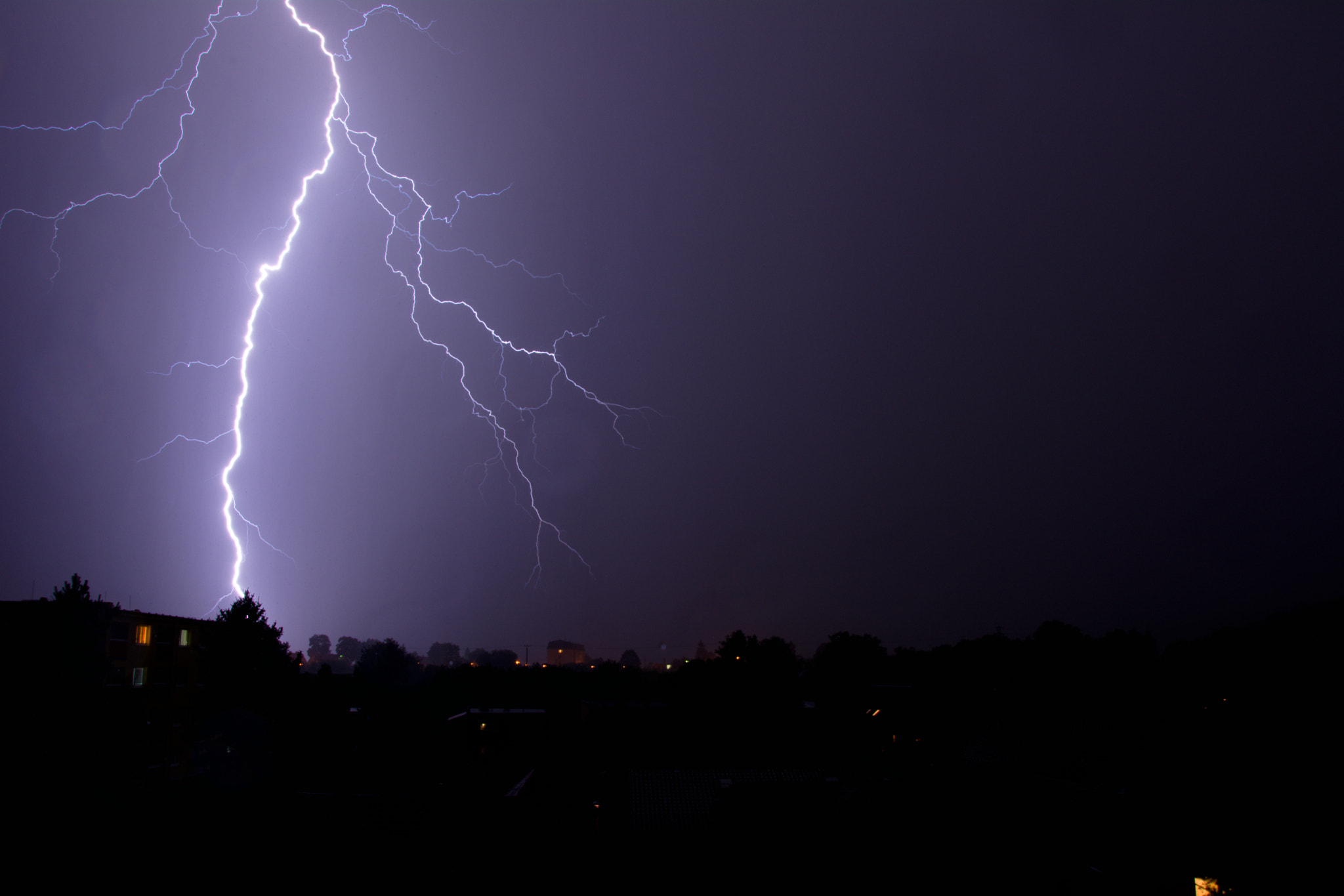 18.00 - 105.00 mm f/3.5 - 5.6 sample photo. Storm photography