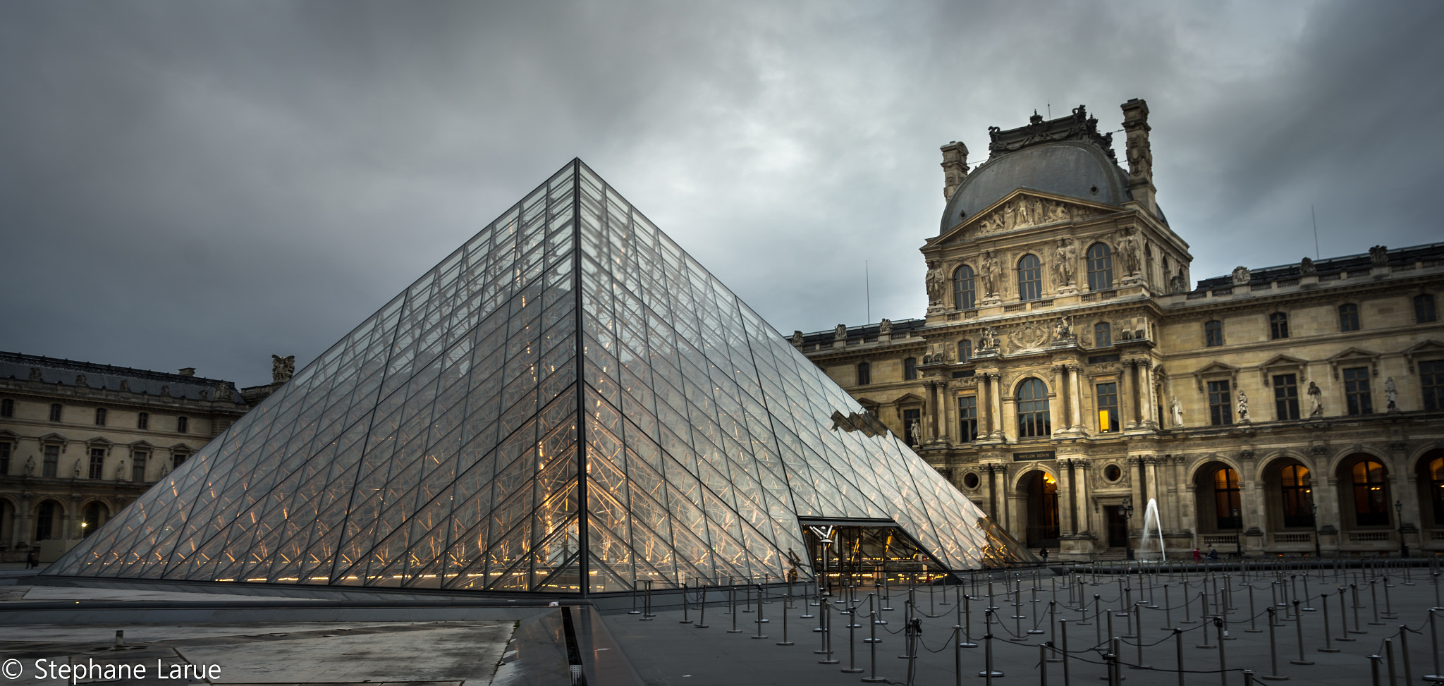 Sigma 17-50mm F2.8 EX DC HSM sample photo. Pyramide du louvre.jpg photography