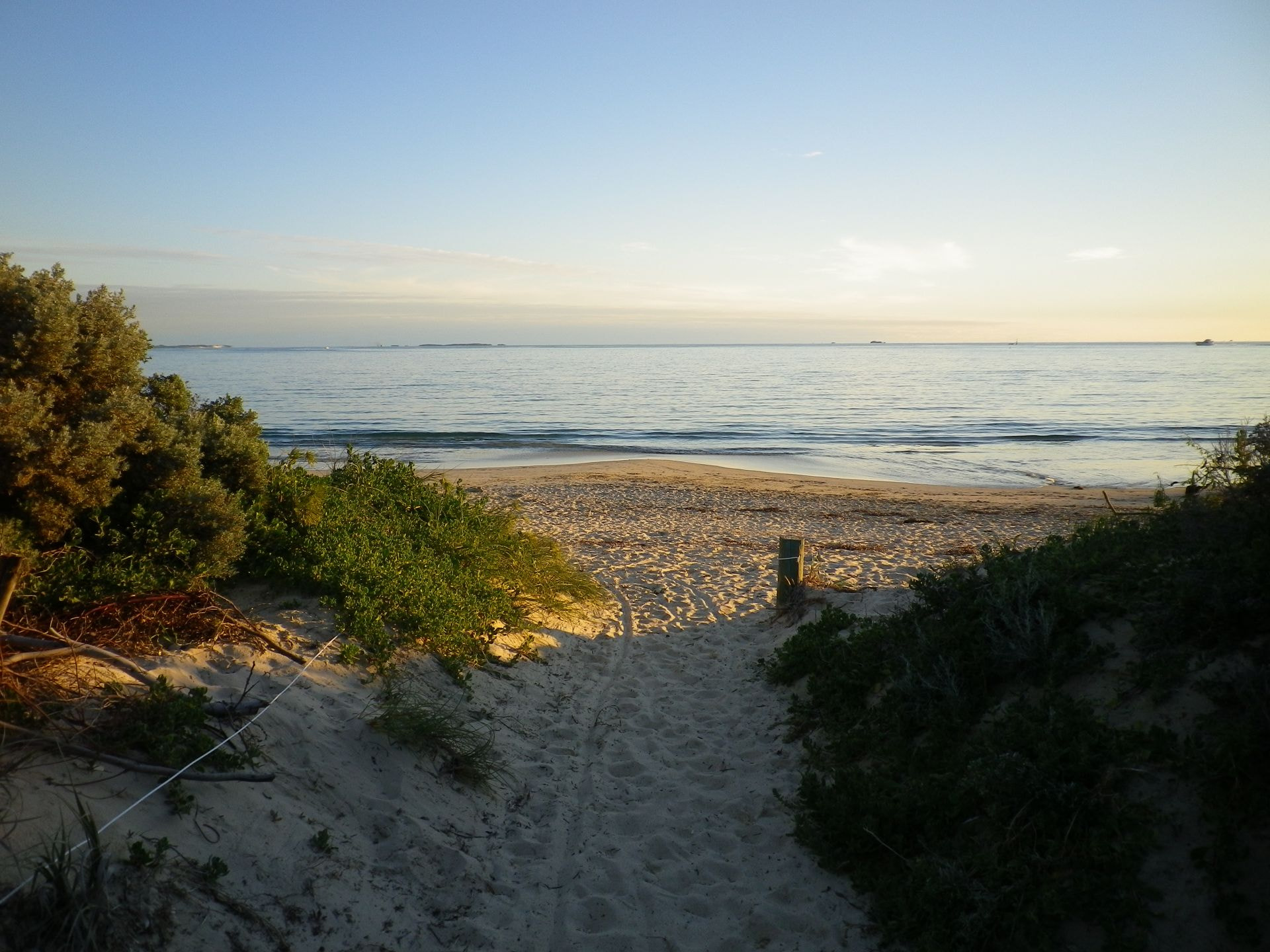 Pentax Optio H90 sample photo. Fremantle beach, perth photography