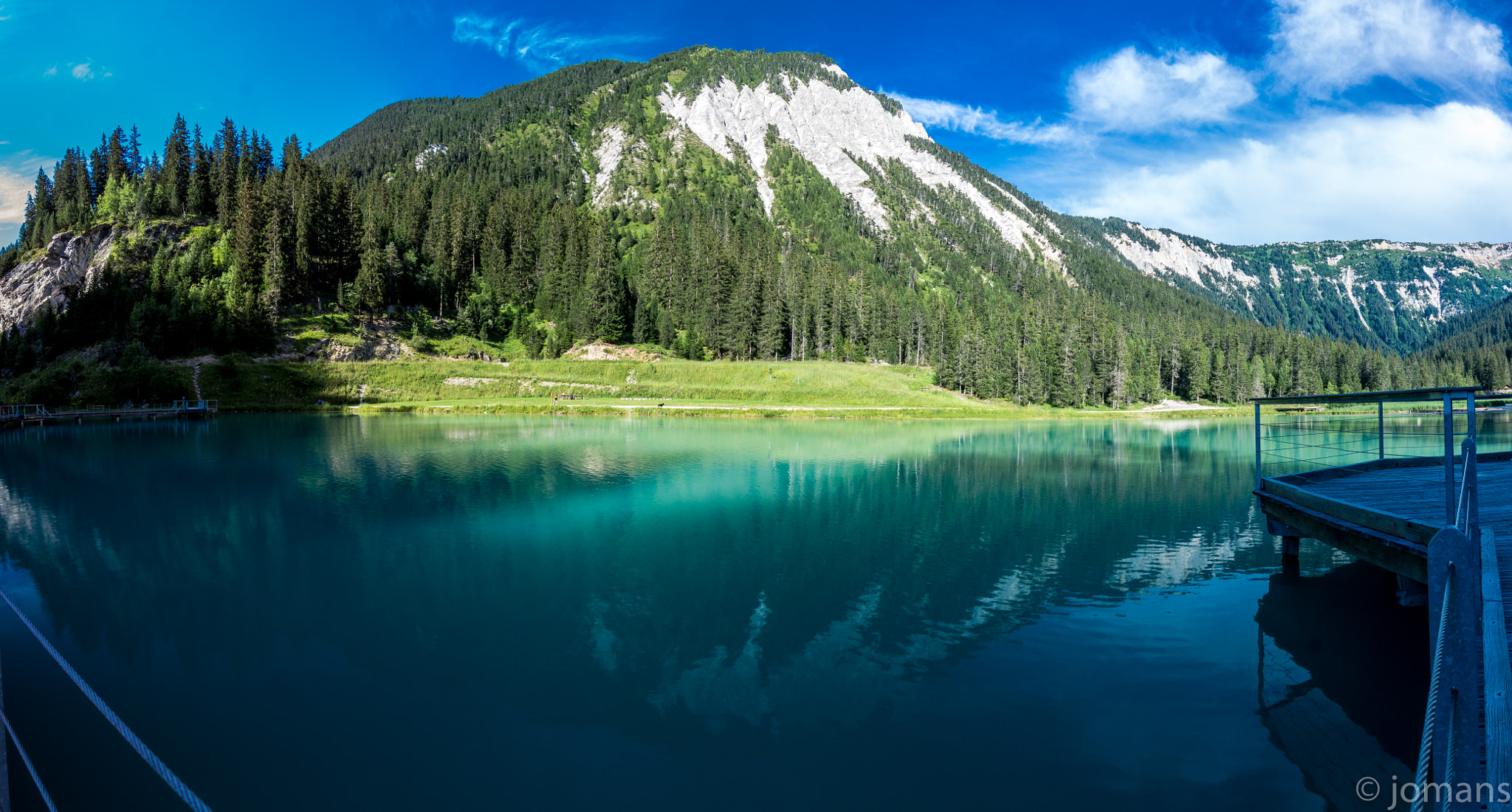 Sony SLT-A77 + 20mm F2.8 sample photo. Courchevel lac rosière photography