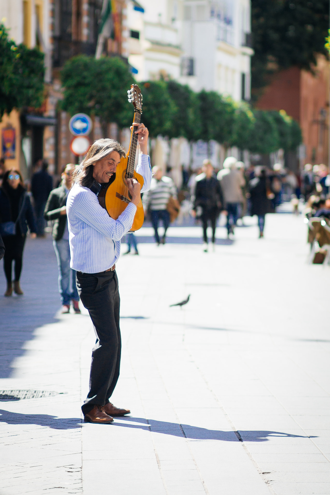 Canon EF 85mm F1.8 USM sample photo. Guitar man photography
