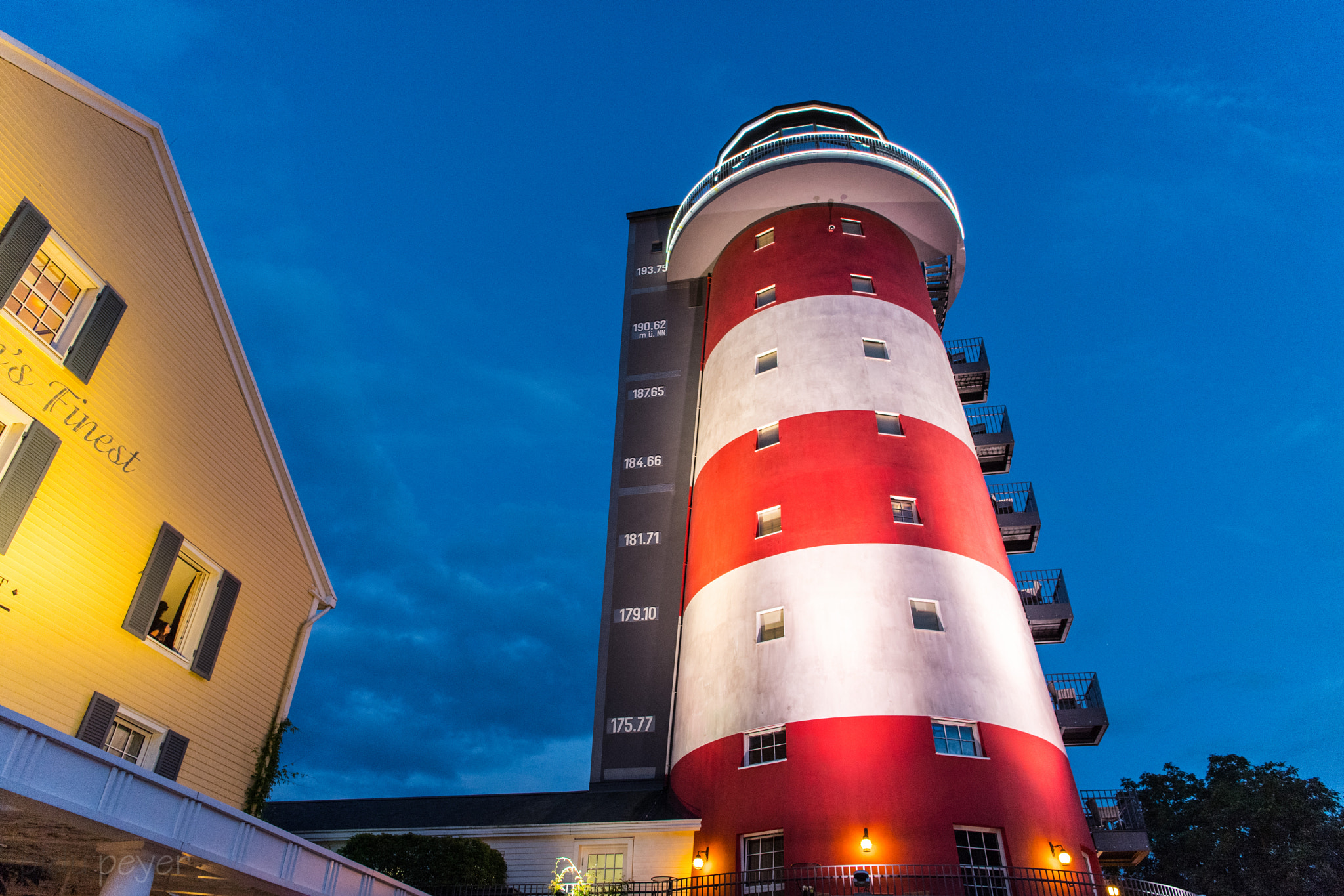 Nikon AF-S Nikkor 24-70mm F2.8E ED VR sample photo. Lighthouse - hotel bell rock photography