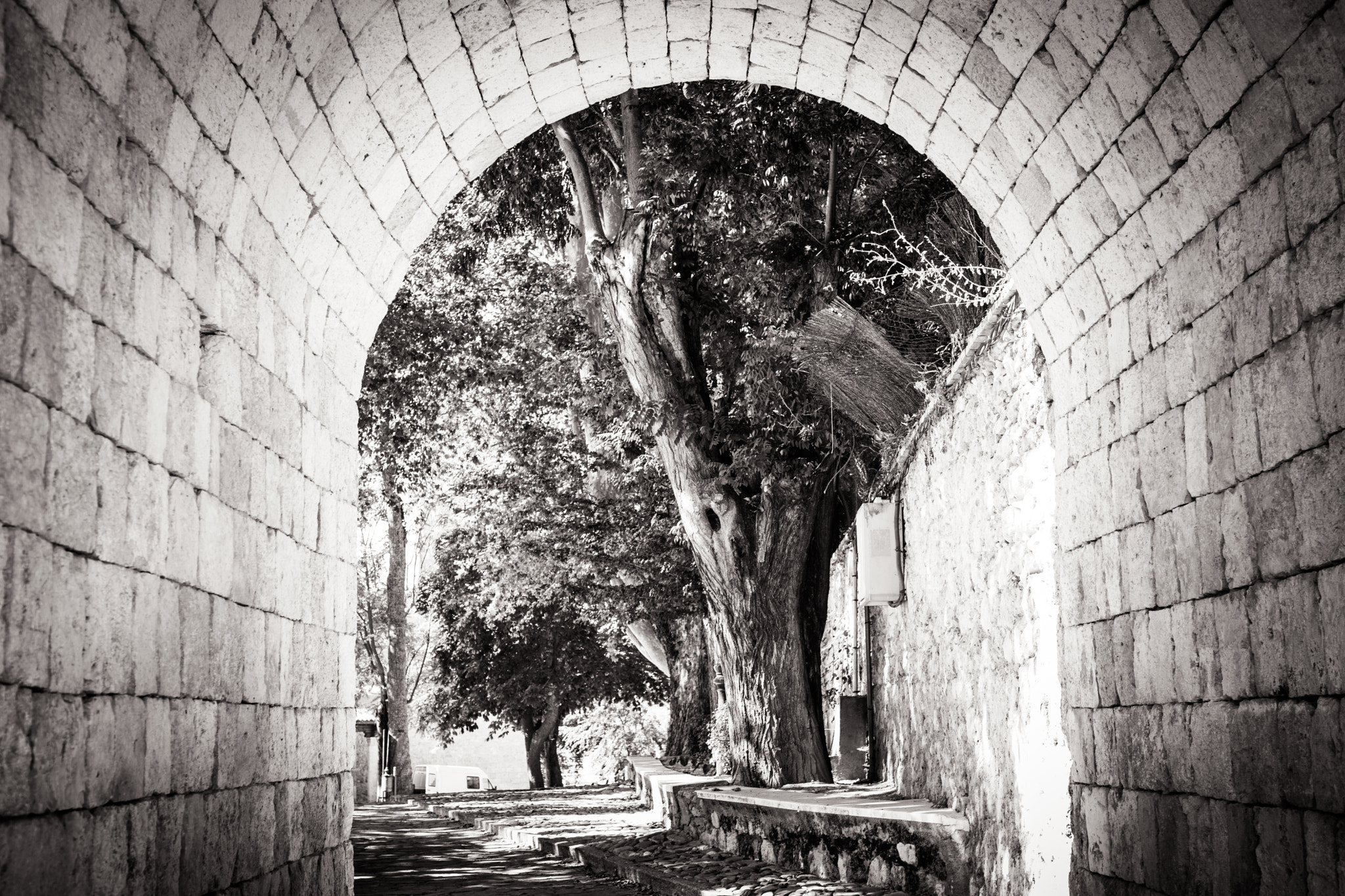 Nikon AF-S Nikkor 24-70mm F2.8G ED sample photo. Entrance archway photography