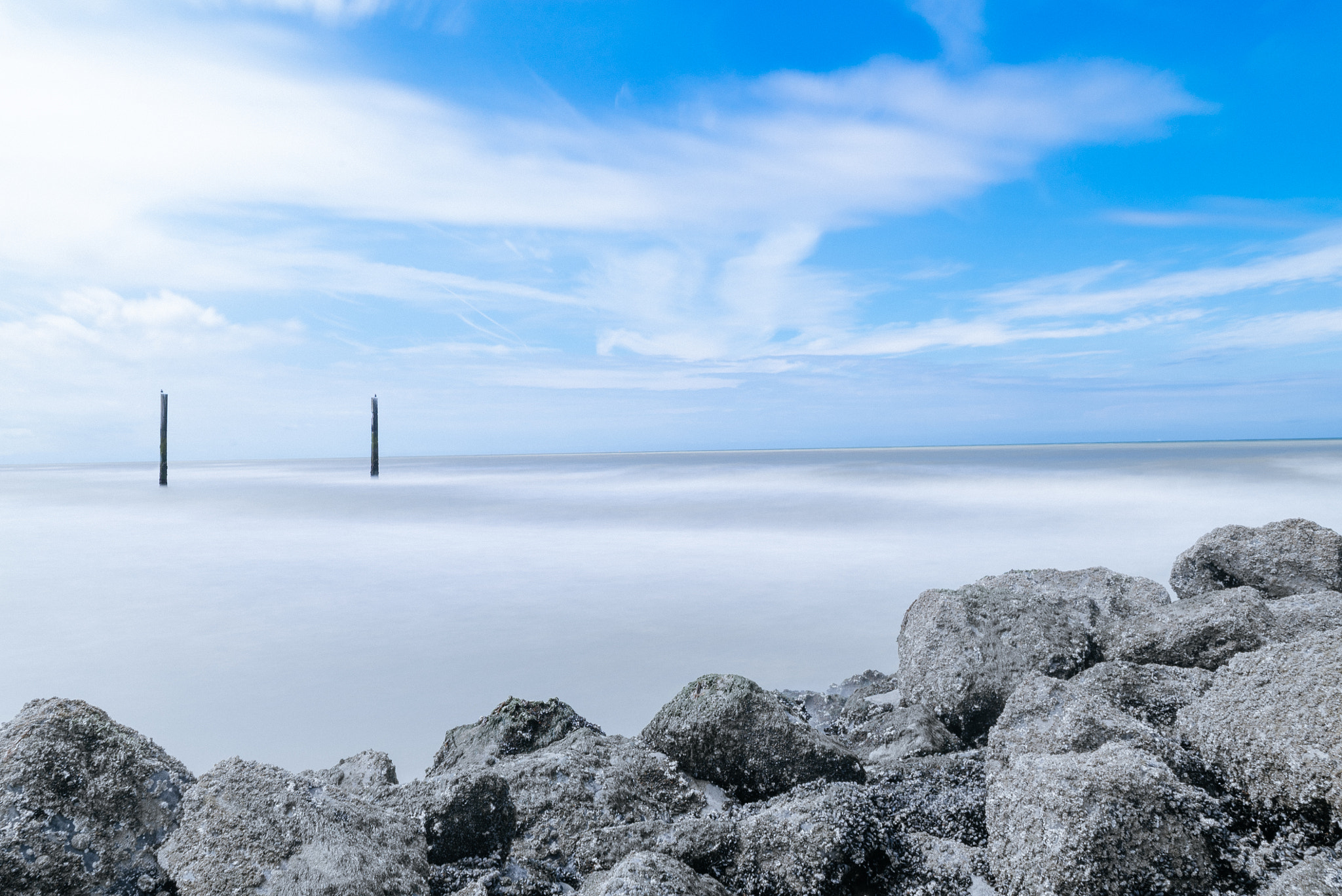 Sony FE 28mm F2 sample photo. Sea photography