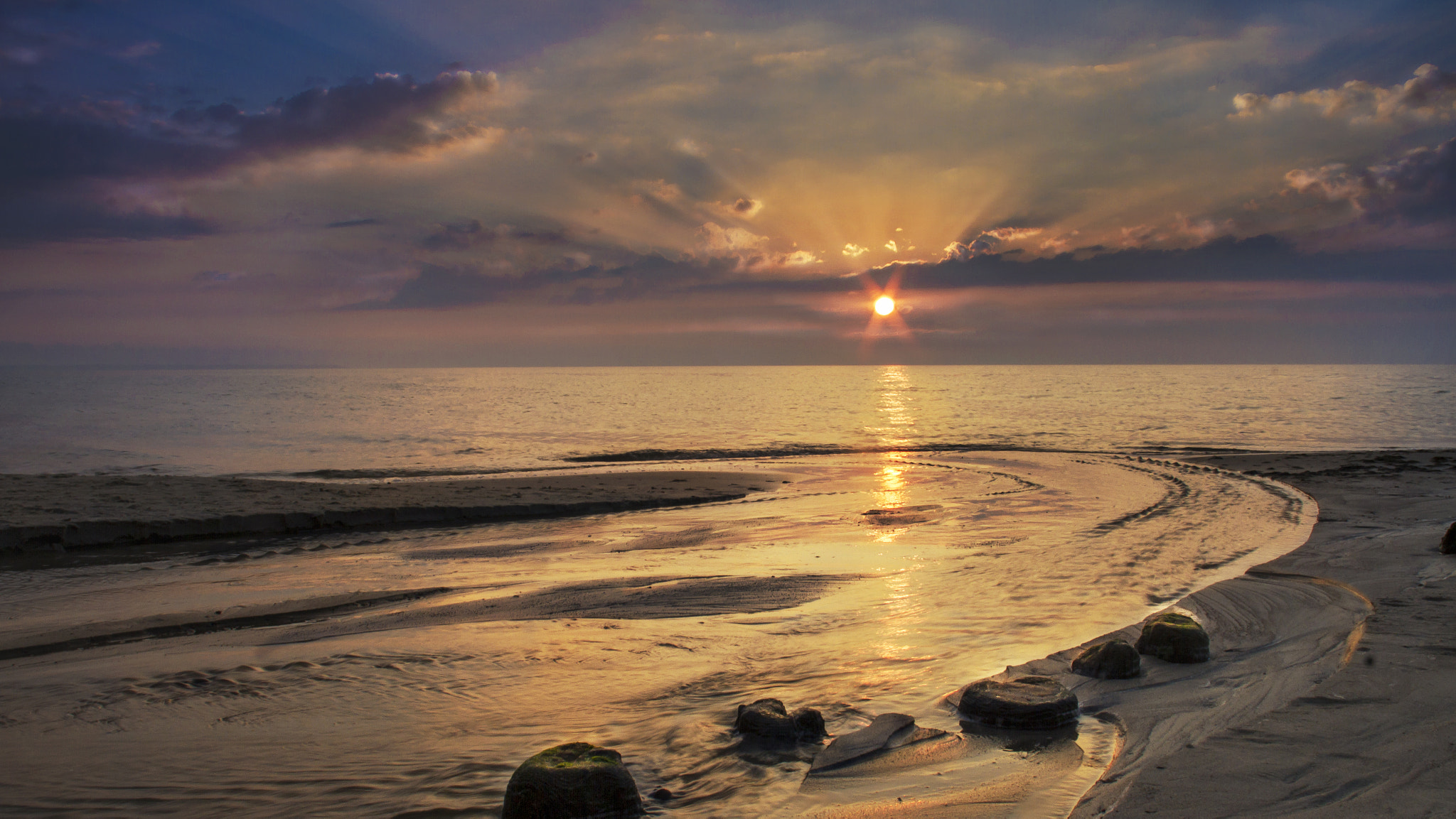 Canon EOS 7D + Canon EF 20mm F2.8 USM sample photo. Sea side photography
