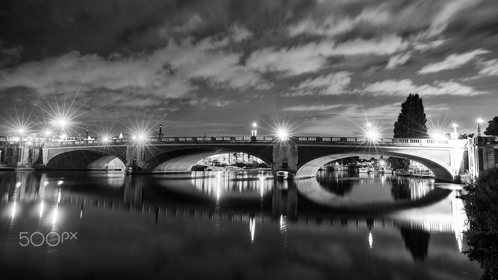 Minolta AF 28-80mm F3.5-5.6 II sample photo. There must be bridges made out of love photography