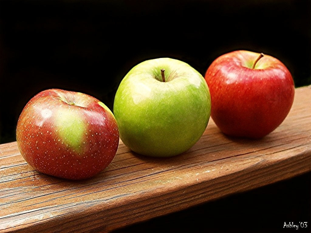 Olympus E-10 sample photo. Apples photography