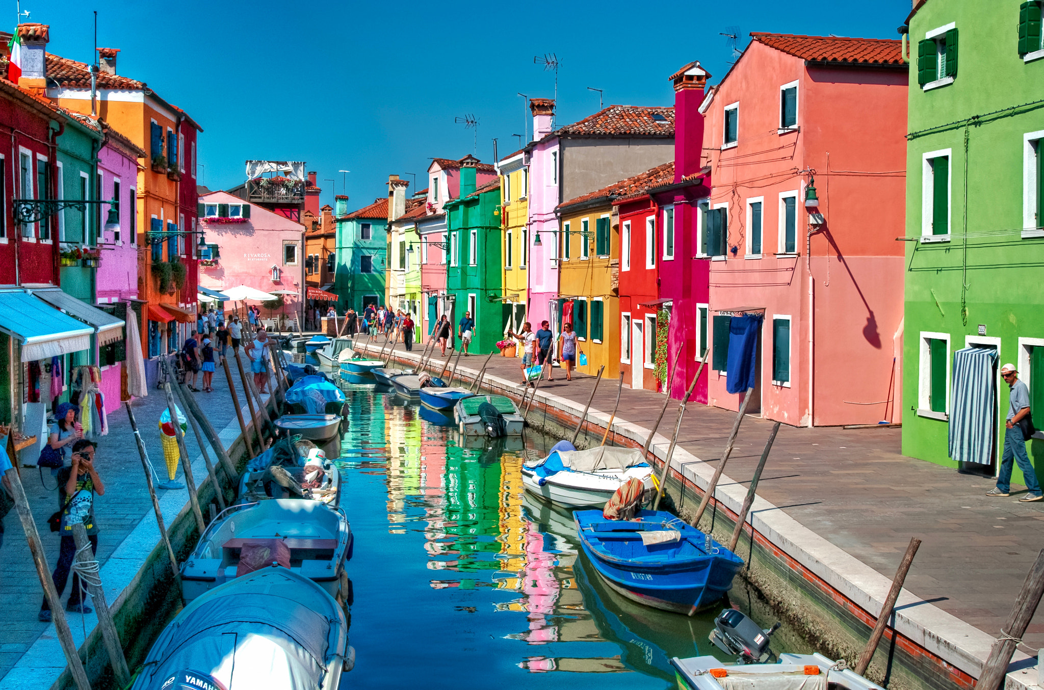 Nikon AF-S Nikkor 24-120mm F4G ED VR sample photo. A colorful street, burano photography