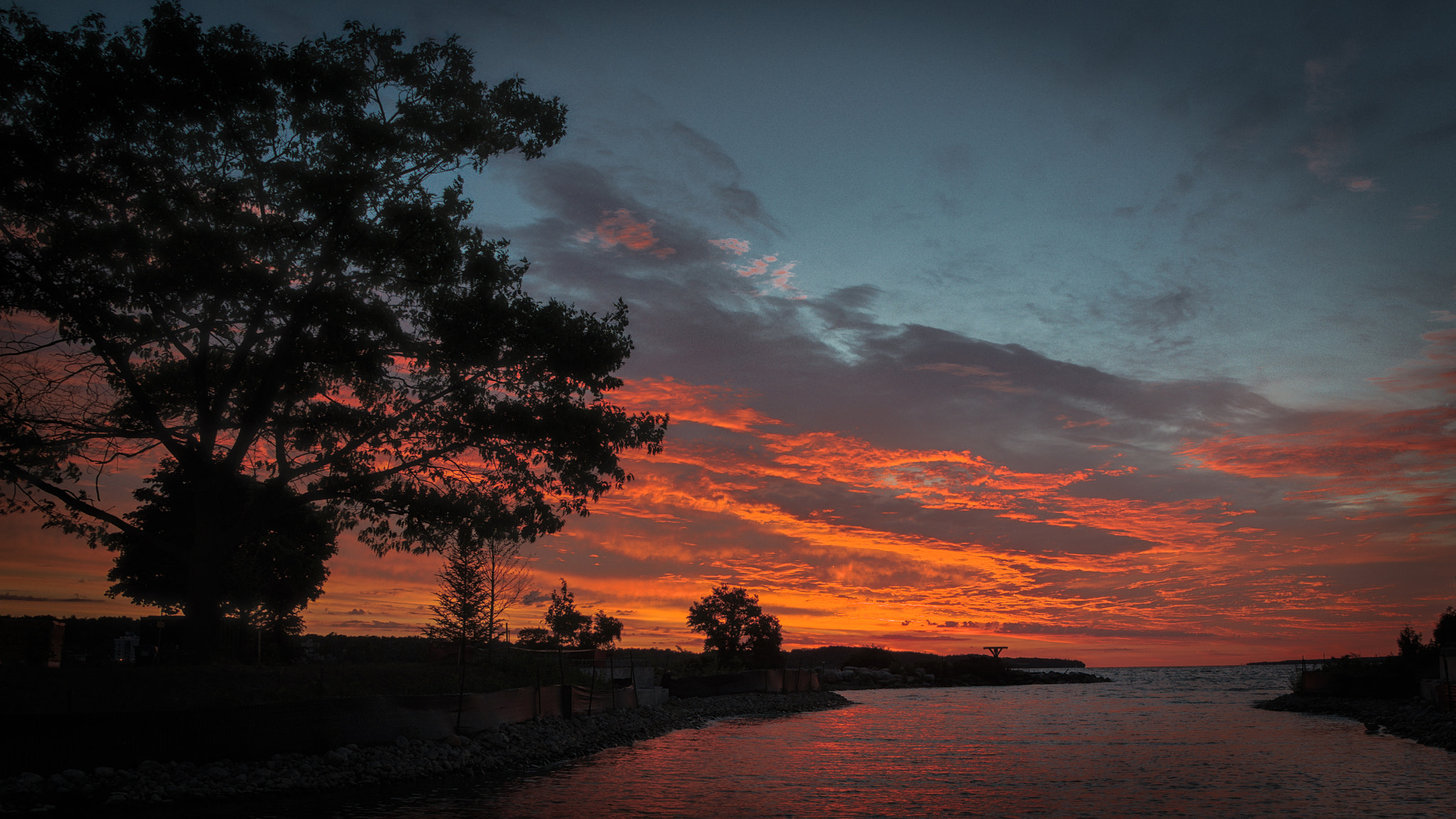 Sony a6300 + Sony Vario-Tessar T* E 16-70mm F4 ZA OSS sample photo. Kempenfelt bay sunrise photography