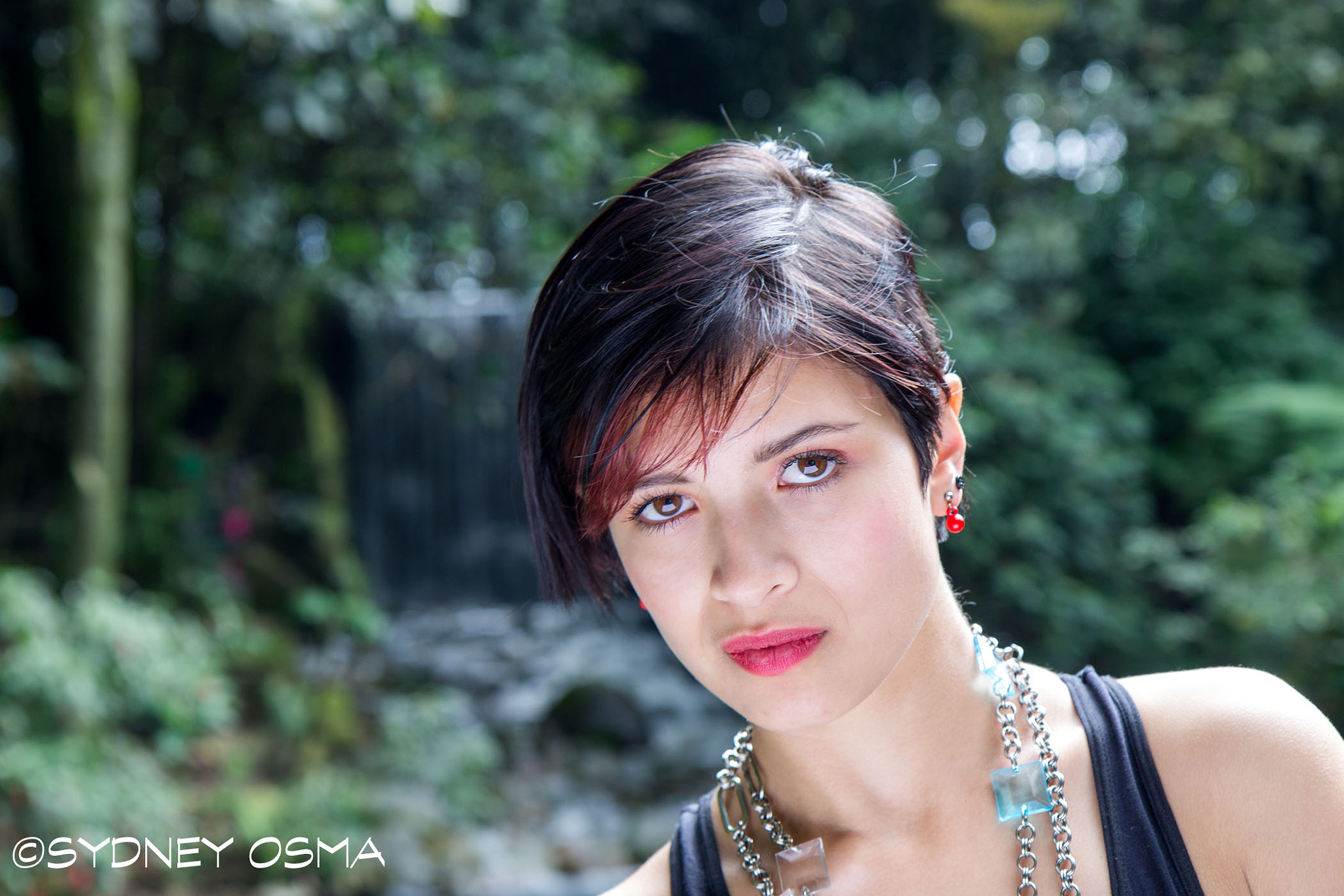Canon EOS 1100D (EOS Rebel T3 / EOS Kiss X50) sample photo. Lore light lips photography