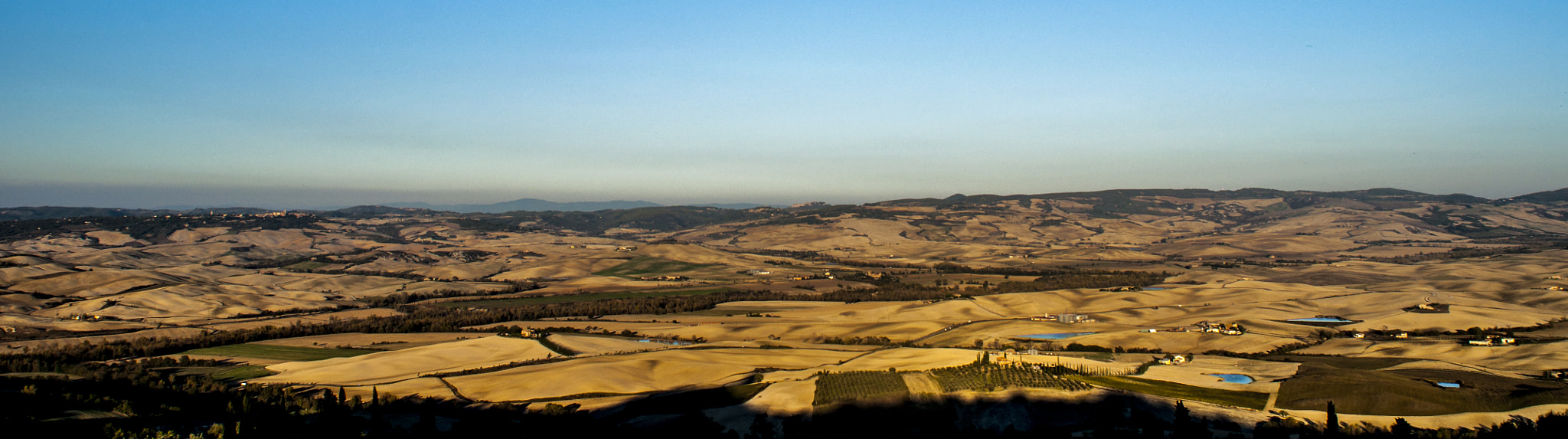 Nikon D90 + AF Nikkor 20mm f/2.8 sample photo. Val d'orcia photography