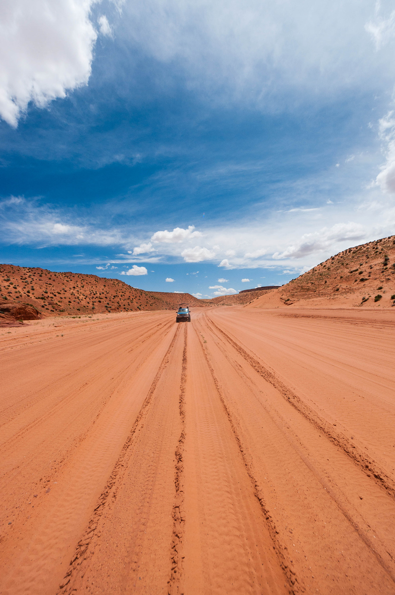 Sigma 8-16mm F4.5-5.6 DC HSM sample photo. Dusty highway photography