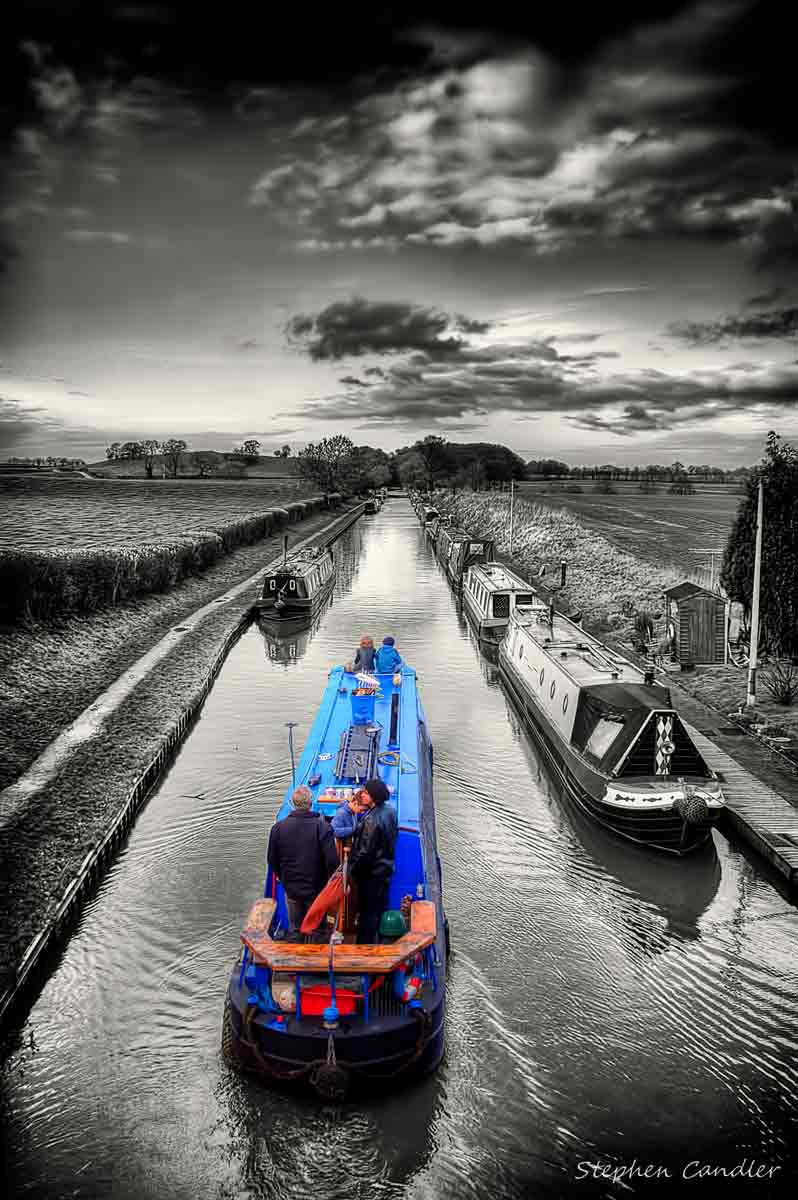 Canon EF-S 17-85mm F4-5.6 IS USM sample photo. Colourful narrow boat photography