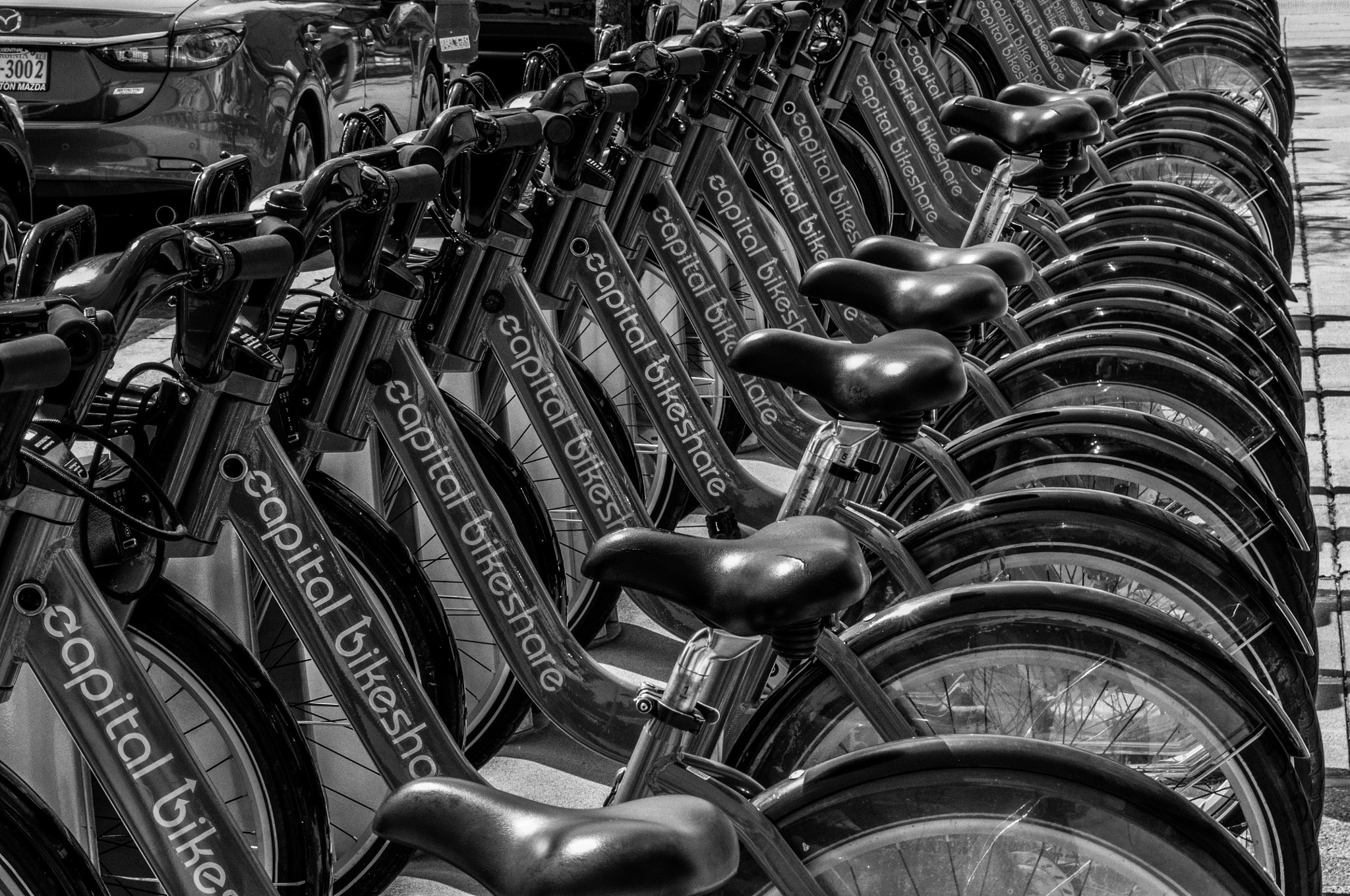 Nikon AF-S Nikkor 70-200mm F2.8G ED VR II sample photo. Bikeshare photography