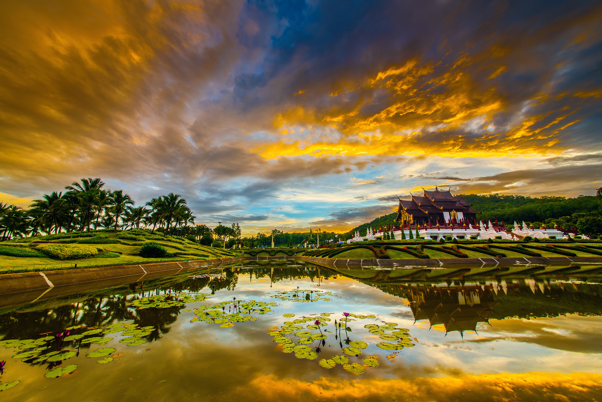 Nikon D800E + Sigma 12-24mm F4.5-5.6 II DG HSM sample photo. Sunset at royal park rajapruek photography