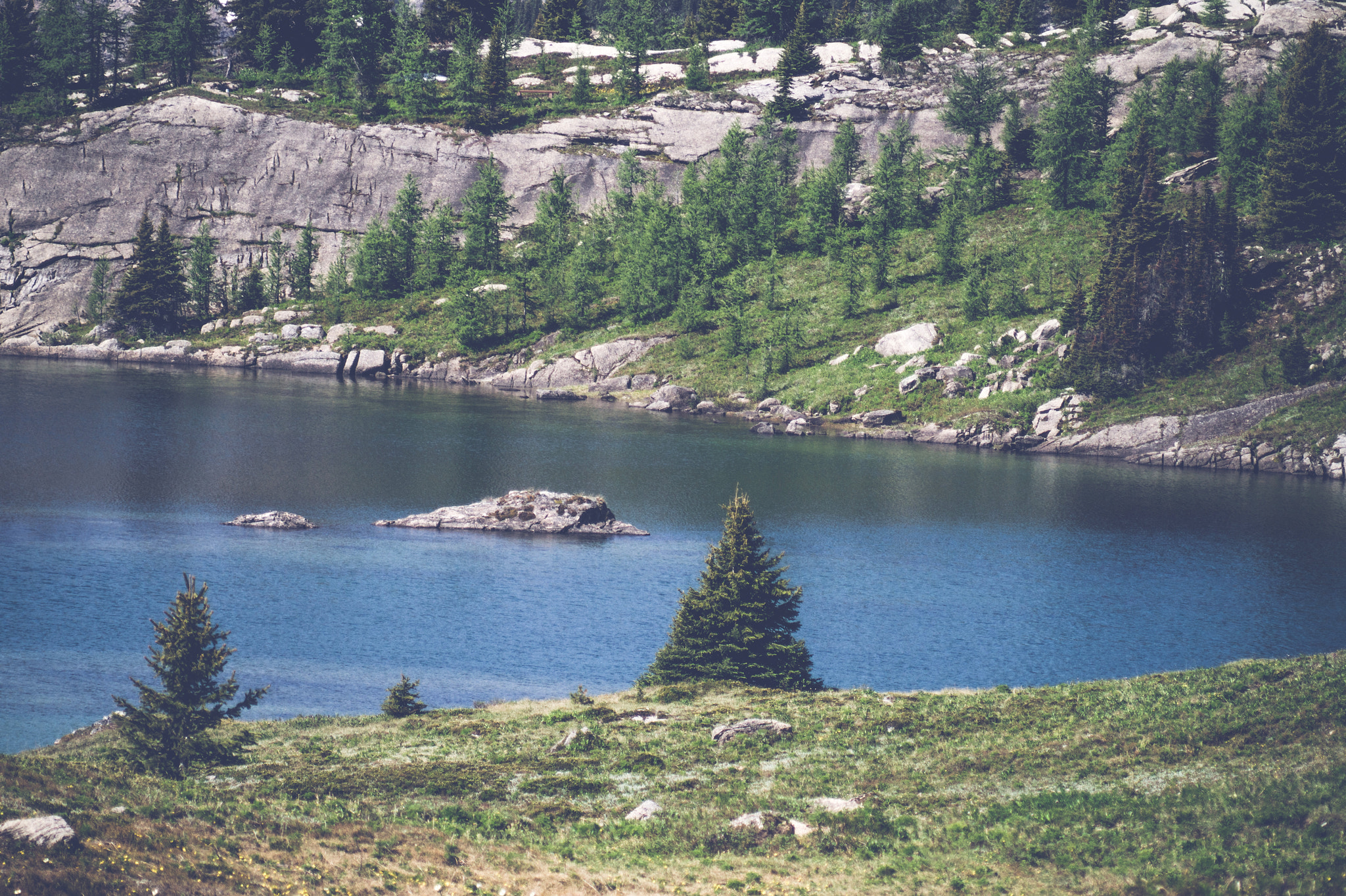 Sony 75-300mm F4.5-5.6 sample photo. Mountain lake with pine trees photography