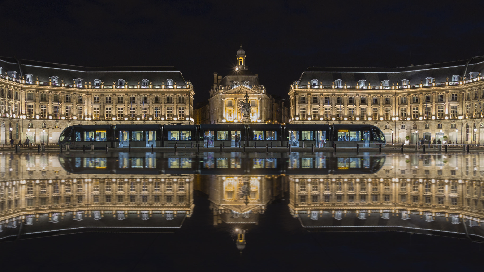 Canon EF-S 17-55mm F2.8 IS USM sample photo. Water mirror in bordeaux photography