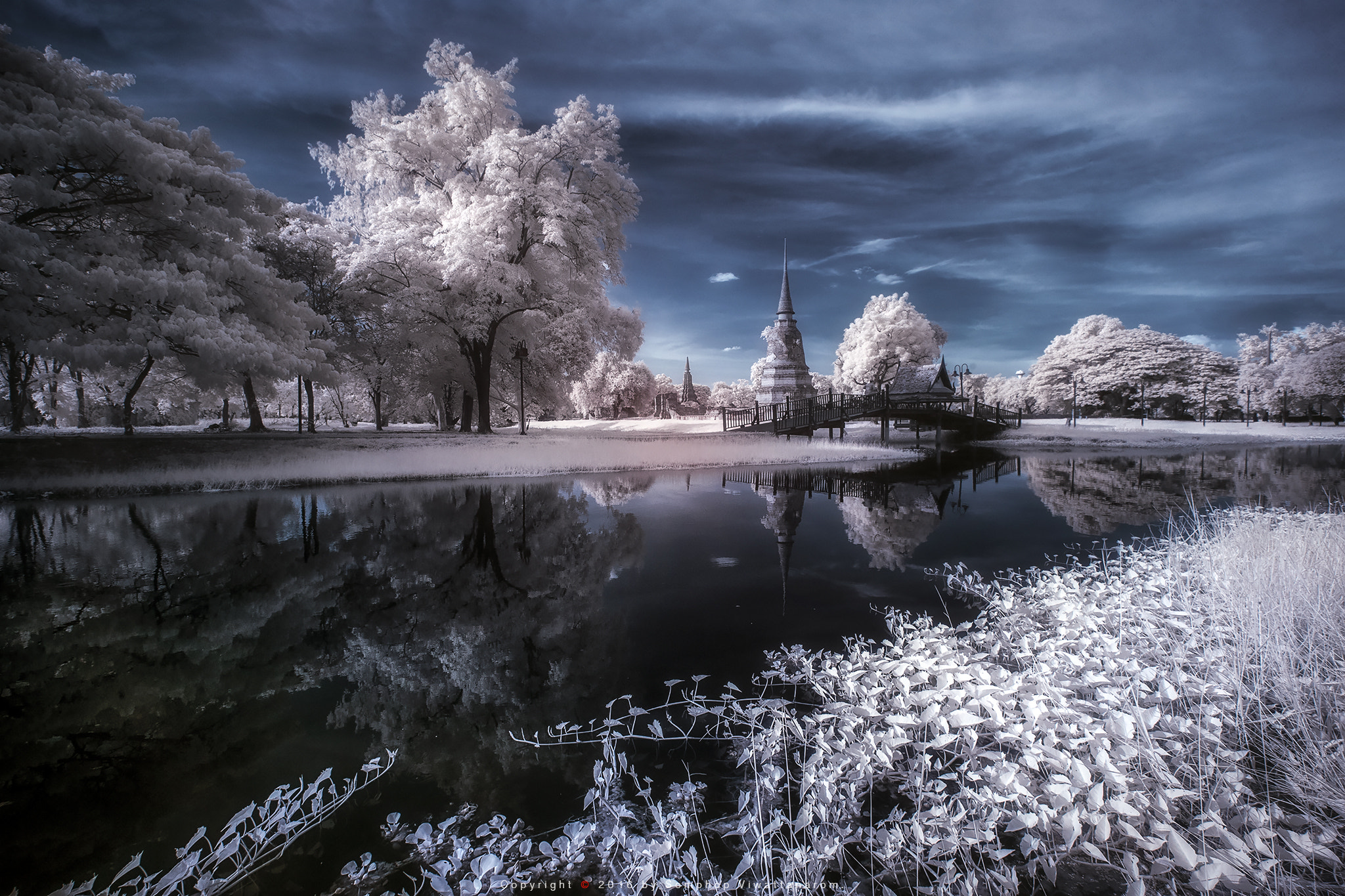 Canon EOS 5D + Canon EF 16-35mm F2.8L II USM sample photo. Infrared photography photography