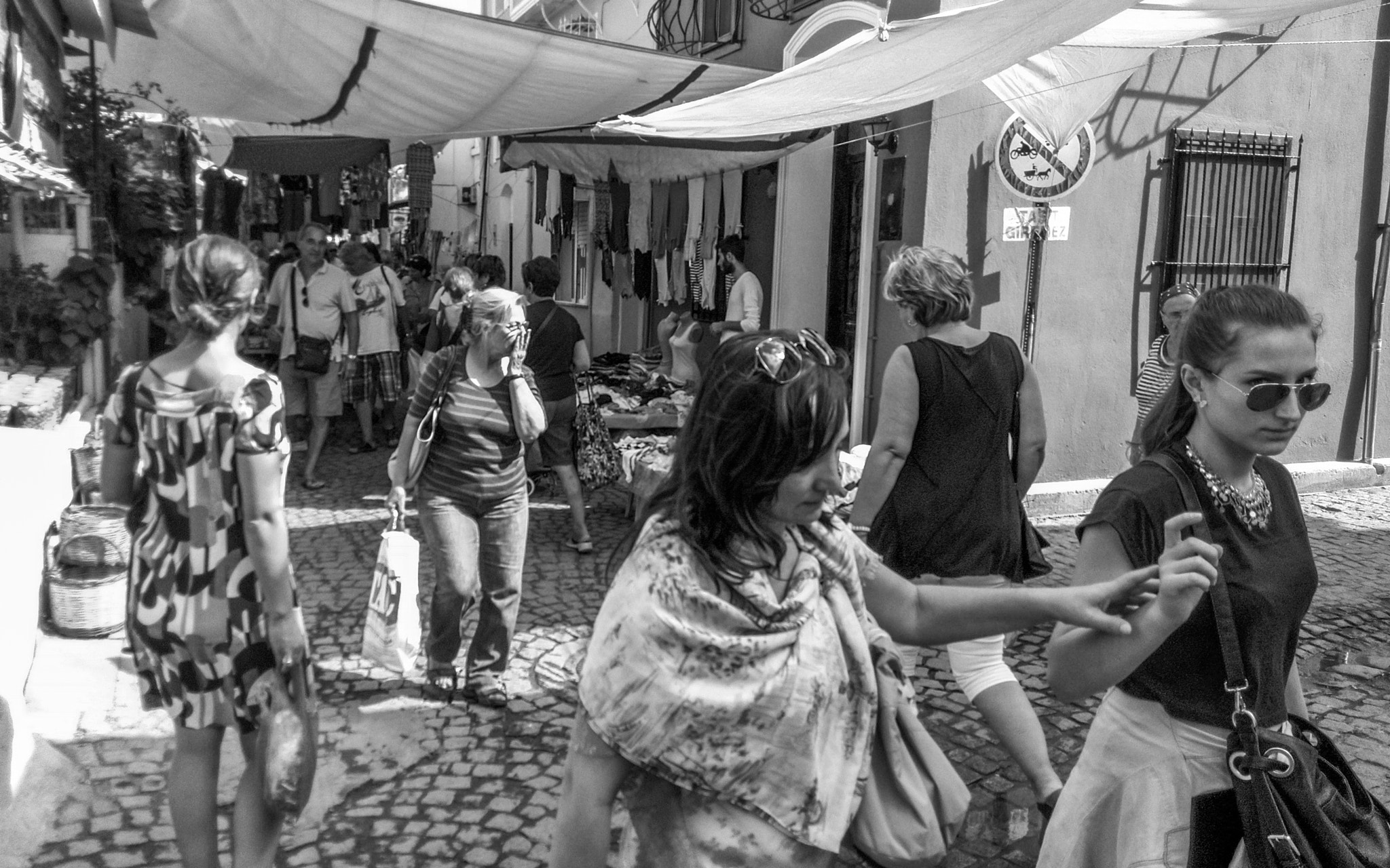 HUAWEI P6-U06 sample photo. Ayvalik market photography