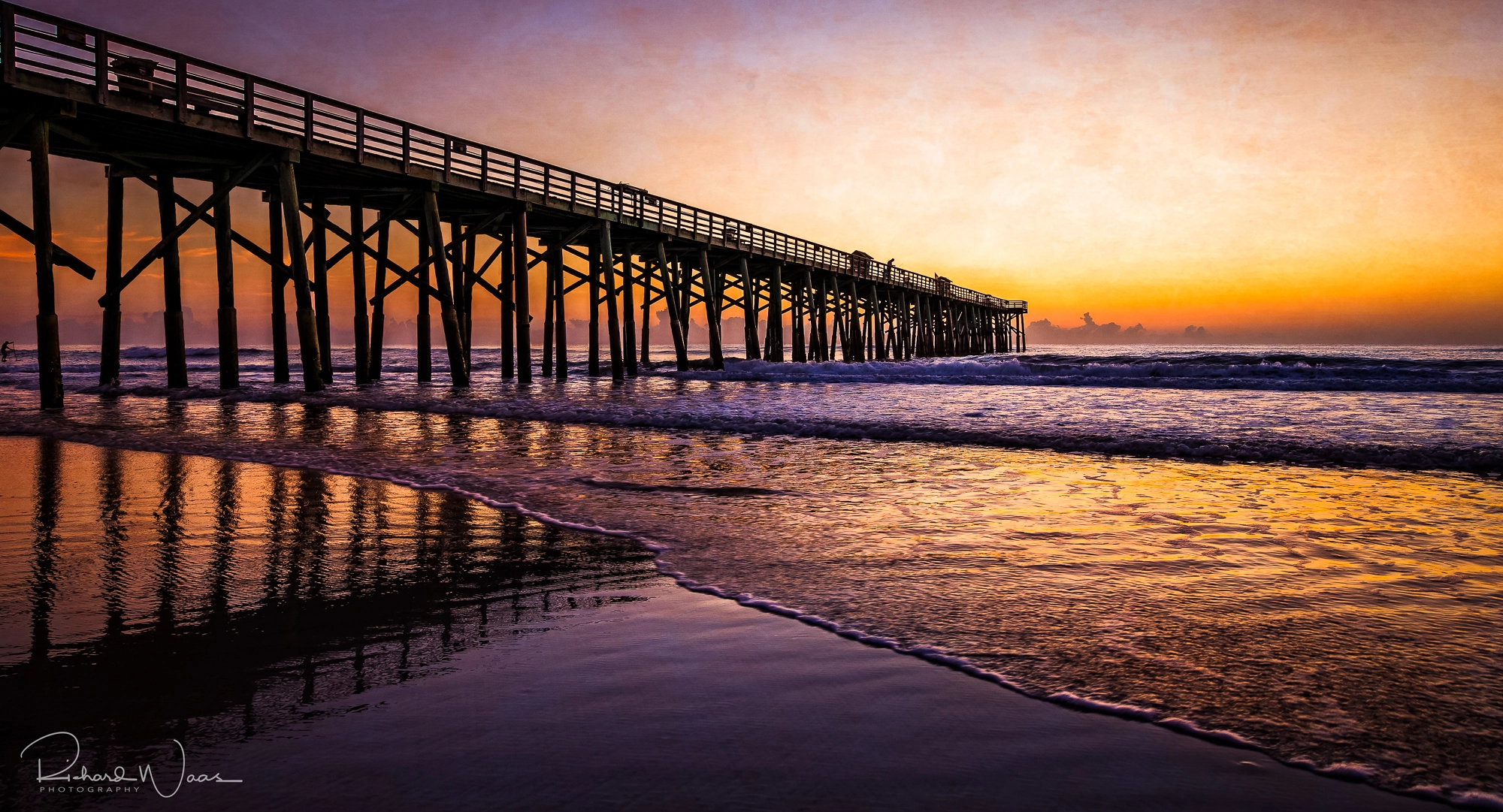 Canon EF 11-24mm F4L USM sample photo. Dawn at the pier photography