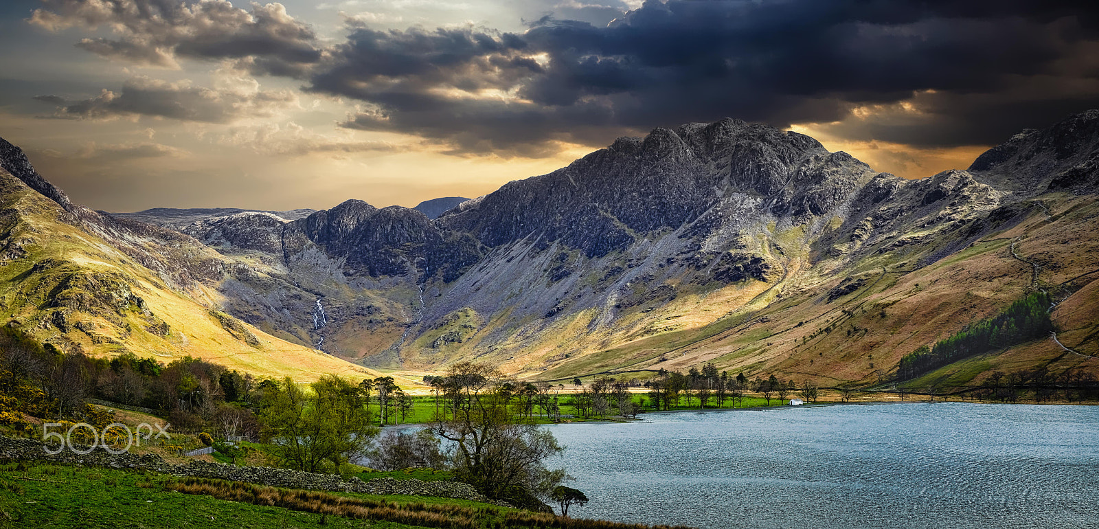 Fujifilm X-Pro2 + ZEISS Touit 32mm F1.8 sample photo. Buttermere storm photography