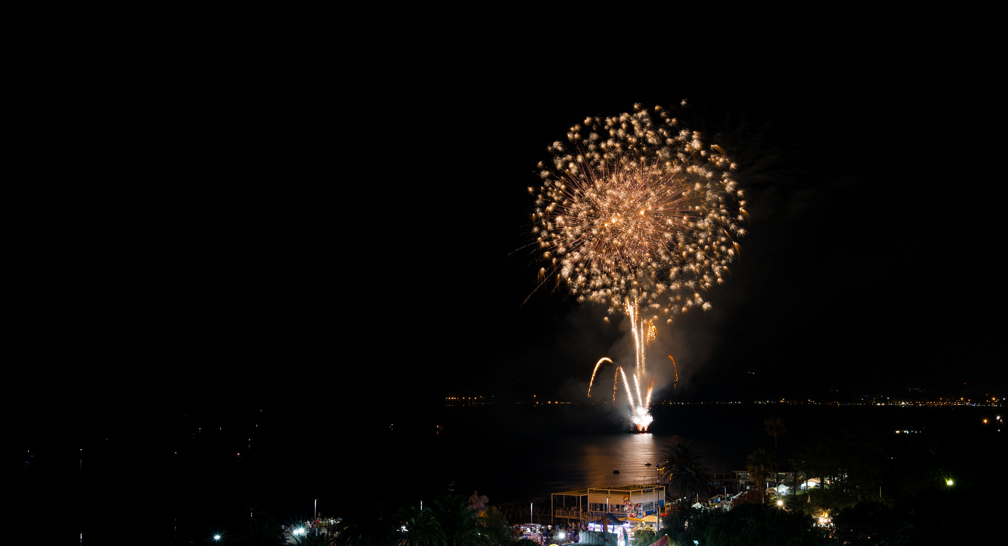 Sigma 24mm F1.4 DG HSM Art sample photo. Fuochi d'artificio a savona 2016 [2] photography