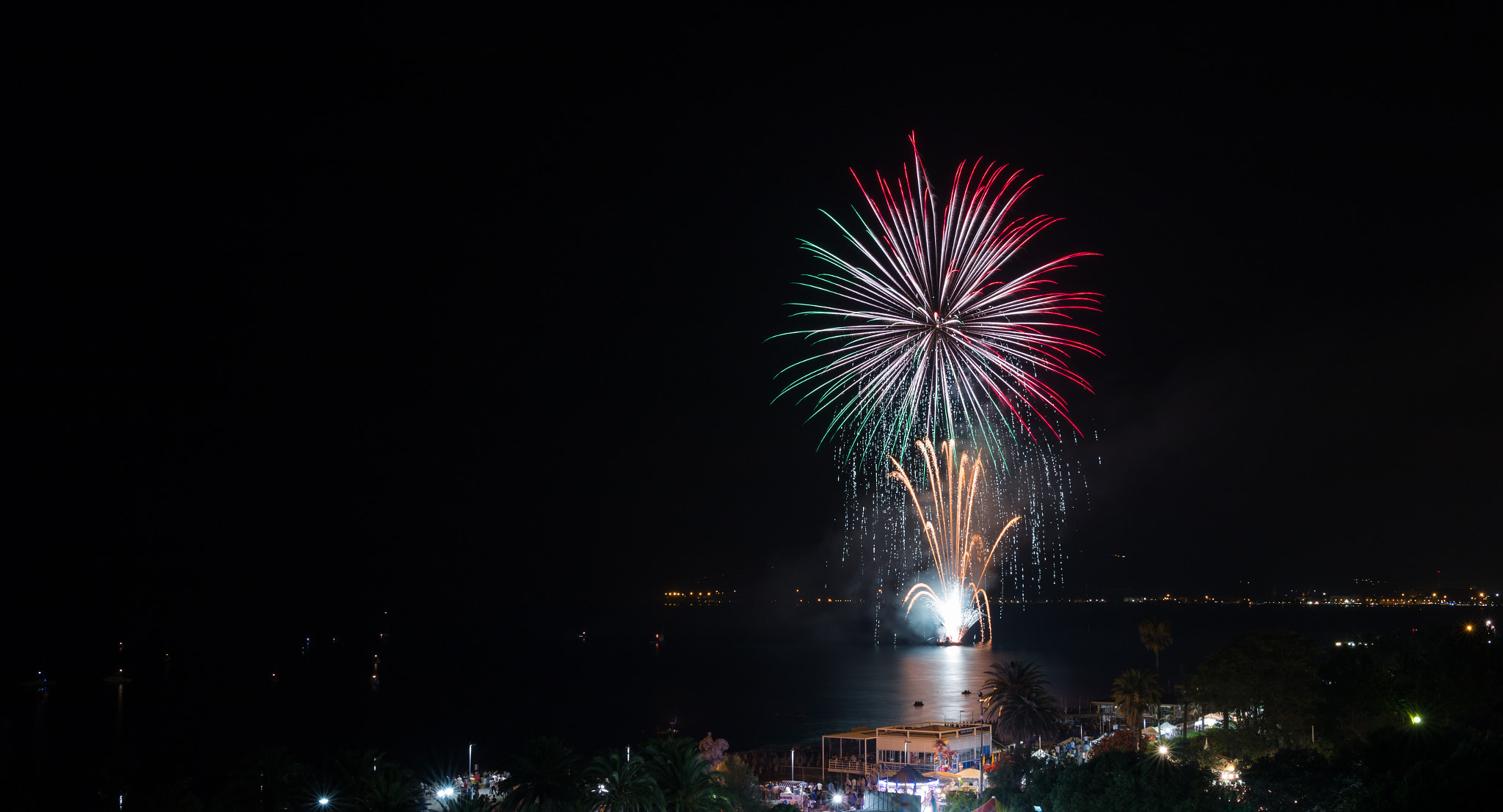 Sigma 24mm F1.4 DG HSM Art sample photo. Fuochi d'artificio a savona 2016 [1] photography
