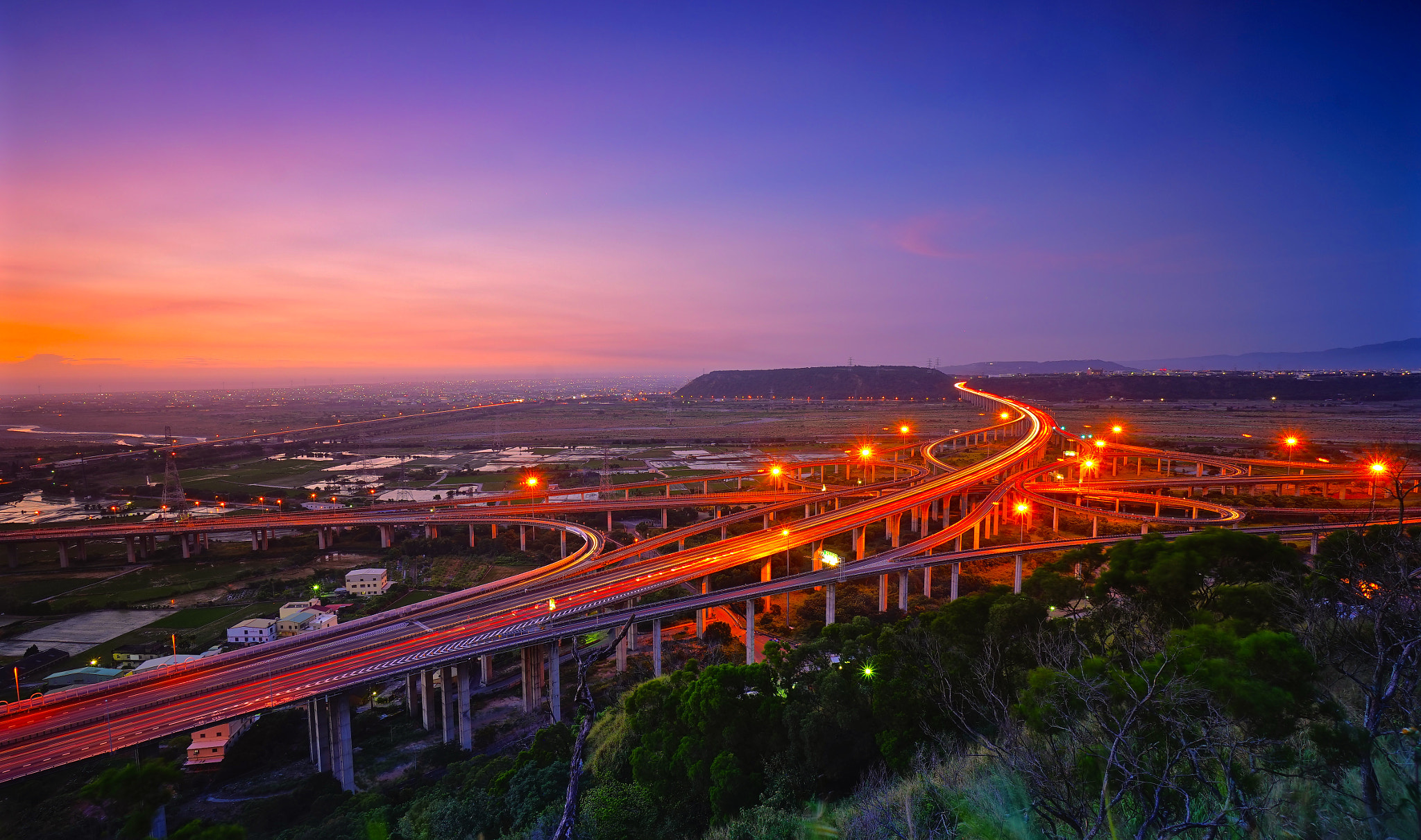 Sony a7R + Sony E 10-18mm F4 OSS sample photo. Clover leaf intersection photography