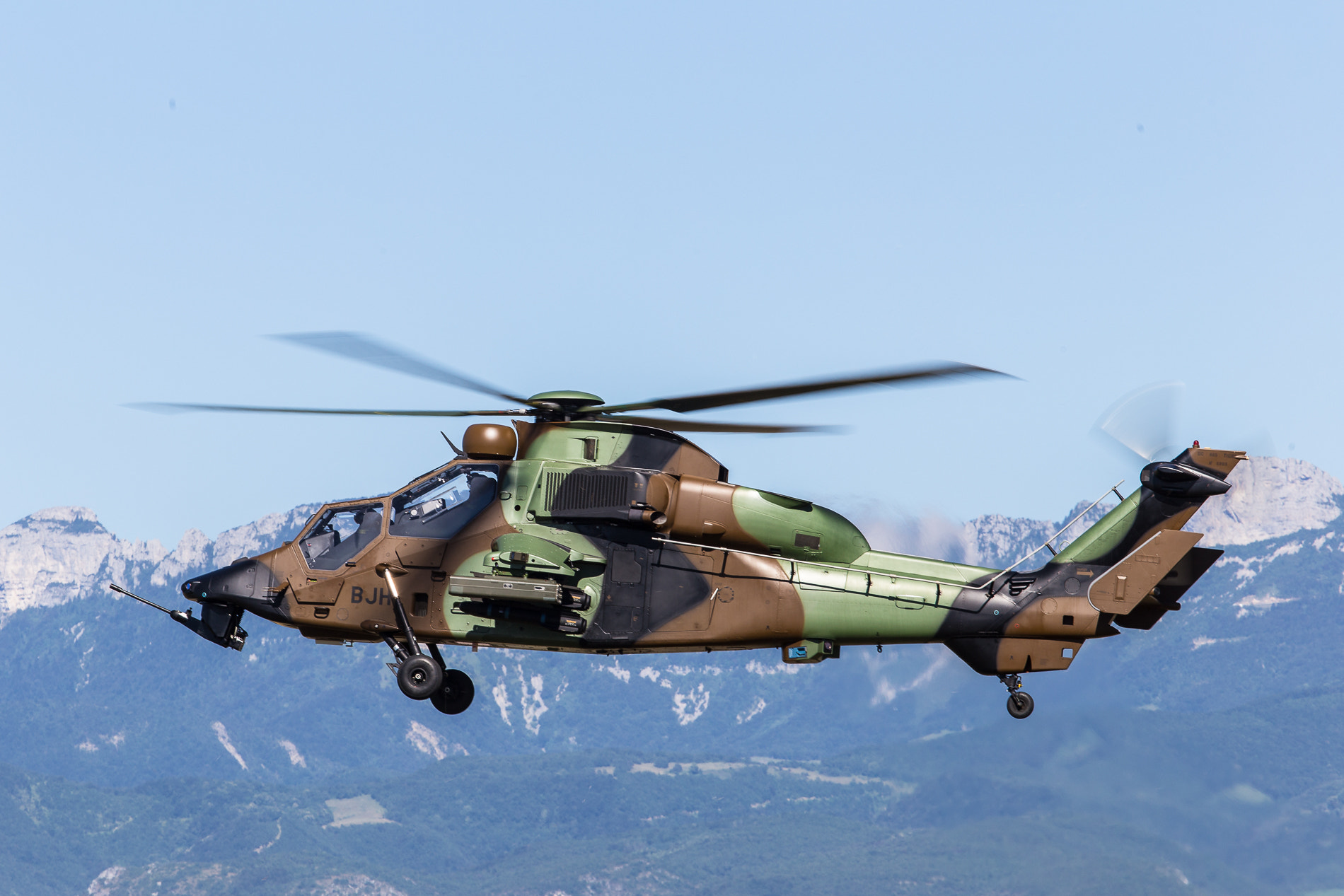 Canon EF 100-400mm F4.5-5.6L IS USM sample photo. Eurocopter ec665 tigre photography