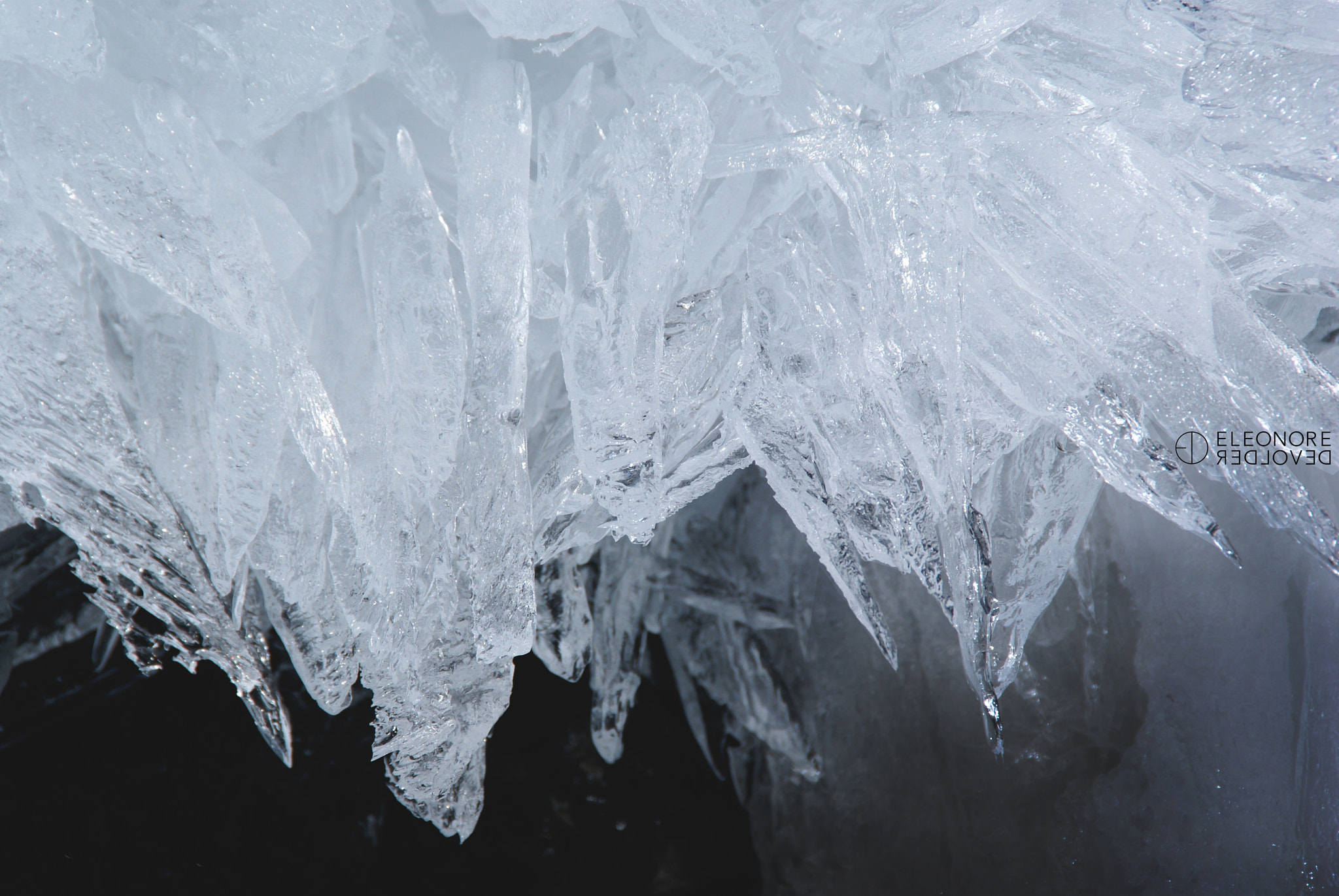 Sony Alpha DSLR-A100 sample photo. Ice flakes photography
