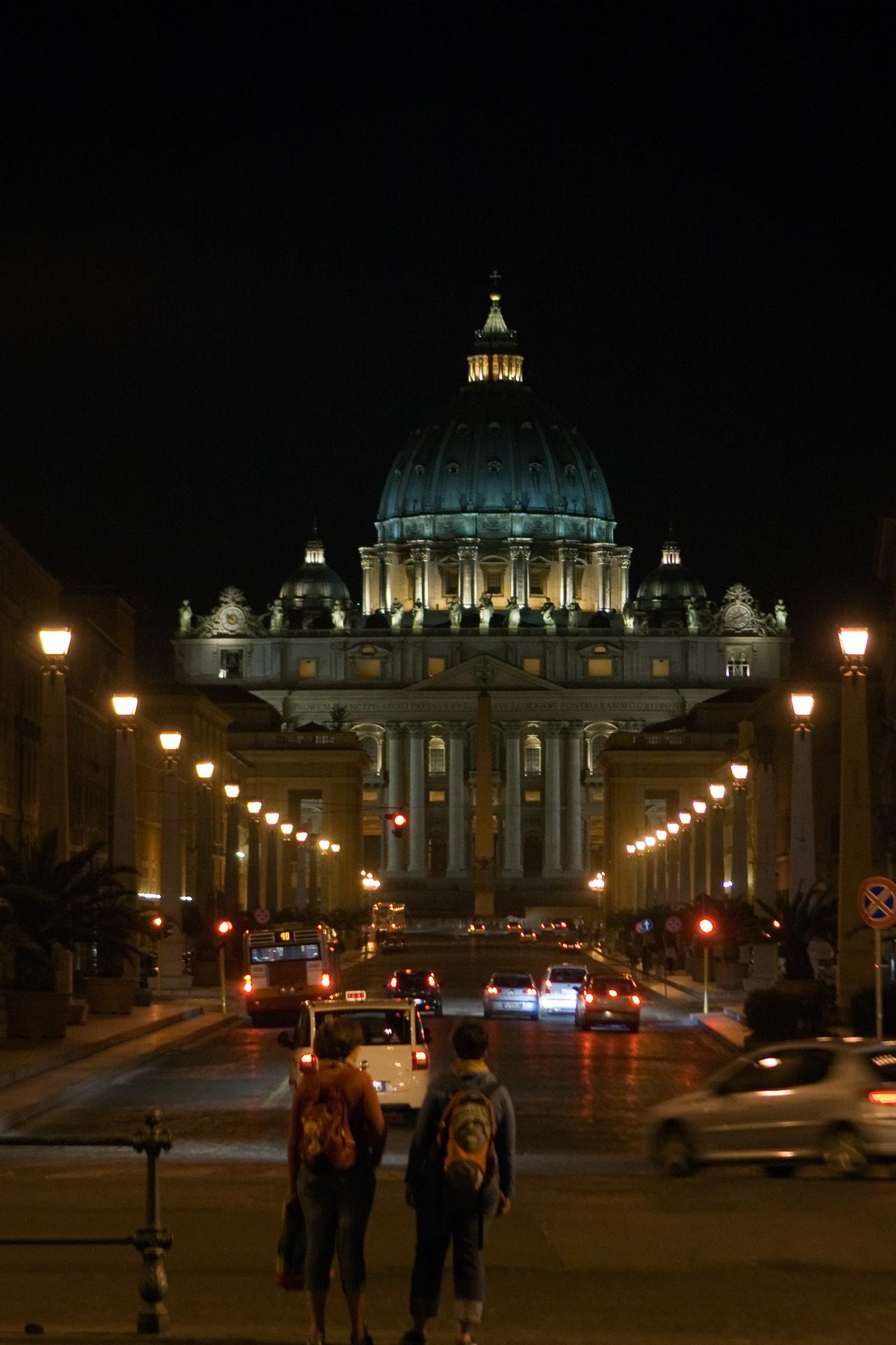Canon EOS 400D (EOS Digital Rebel XTi / EOS Kiss Digital X) sample photo. Street lights guiding the way to the saint peter. photography