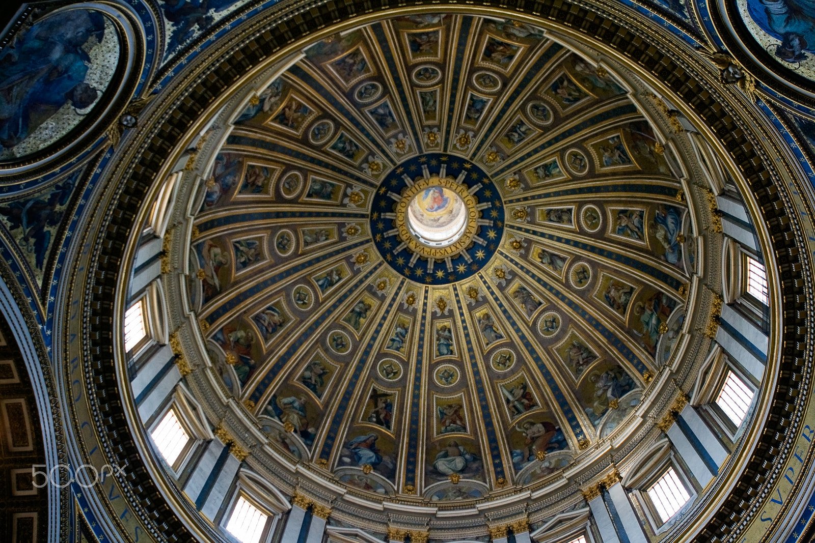 Canon EOS 400D (EOS Digital Rebel XTi / EOS Kiss Digital X) sample photo. Inside the saint peter's dome photography