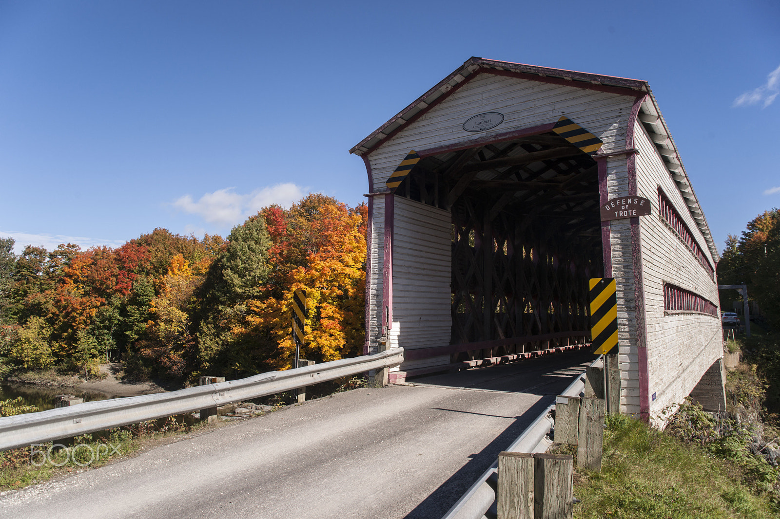 Minolta/Sony AF 24-105mm F3.5-4.5 (D) sample photo. Ste-sophie covered bridge photography
