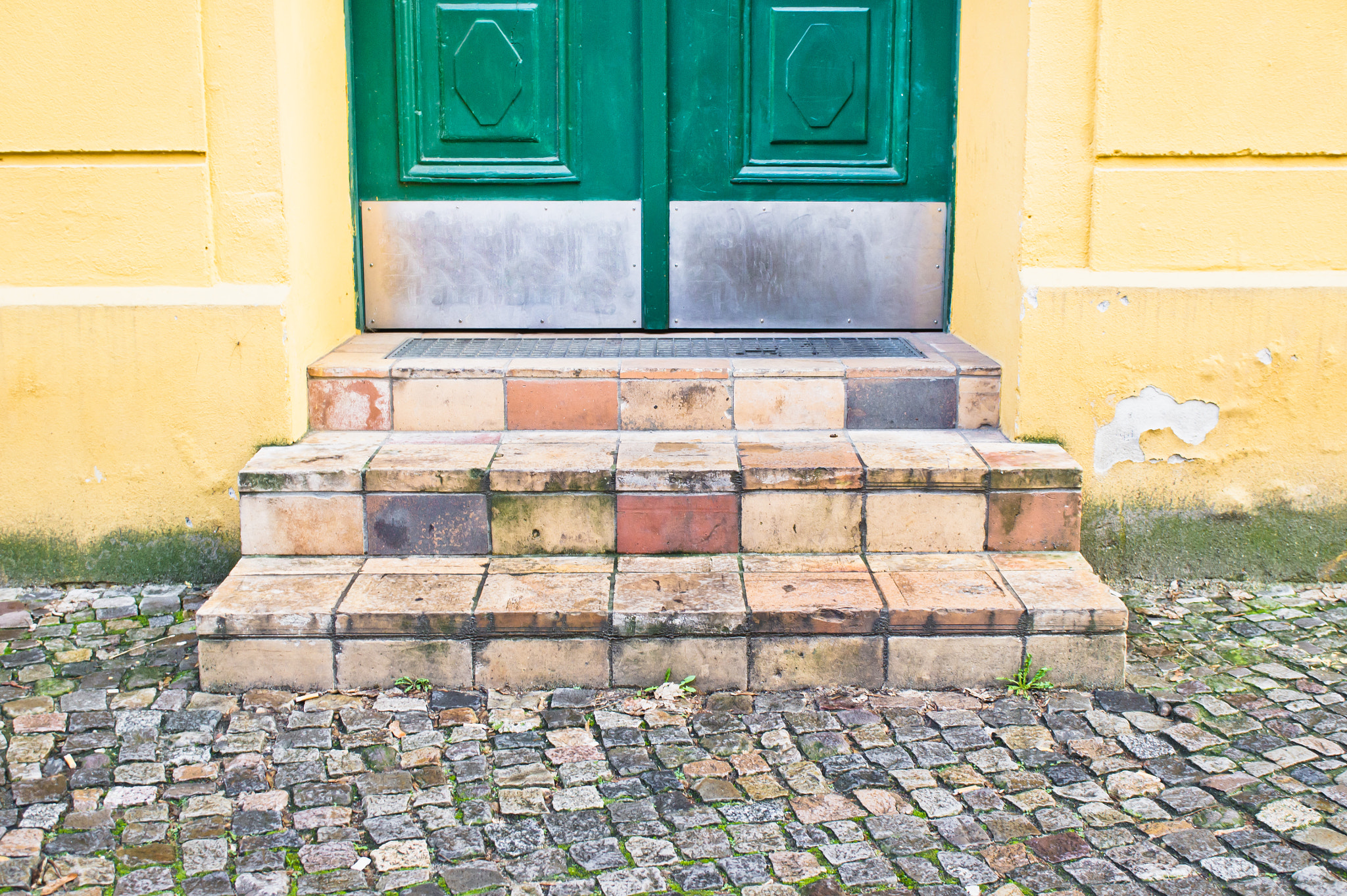 Sony Alpha NEX-5 + Sony E 30mm F3.5 Macro sample photo. Stone steps photography