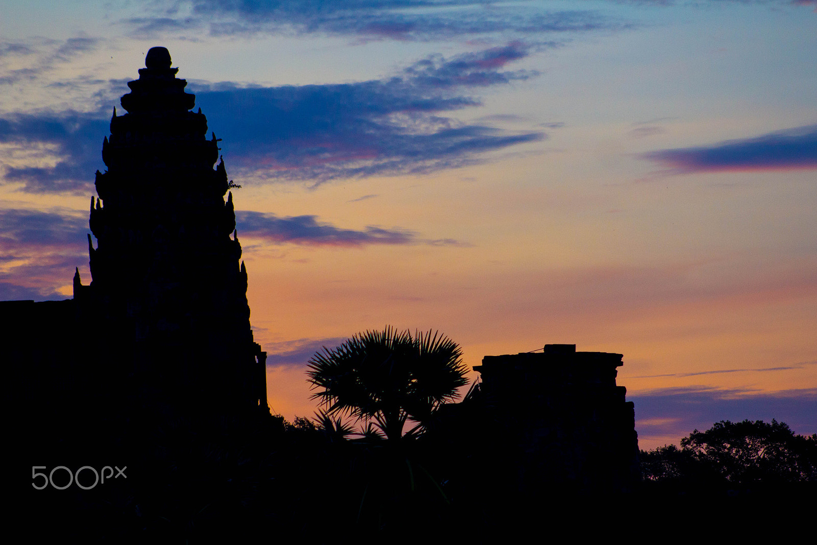 Canon EF 75-300mm f/4-5.6 USM sample photo. Sunrise over angkor photography