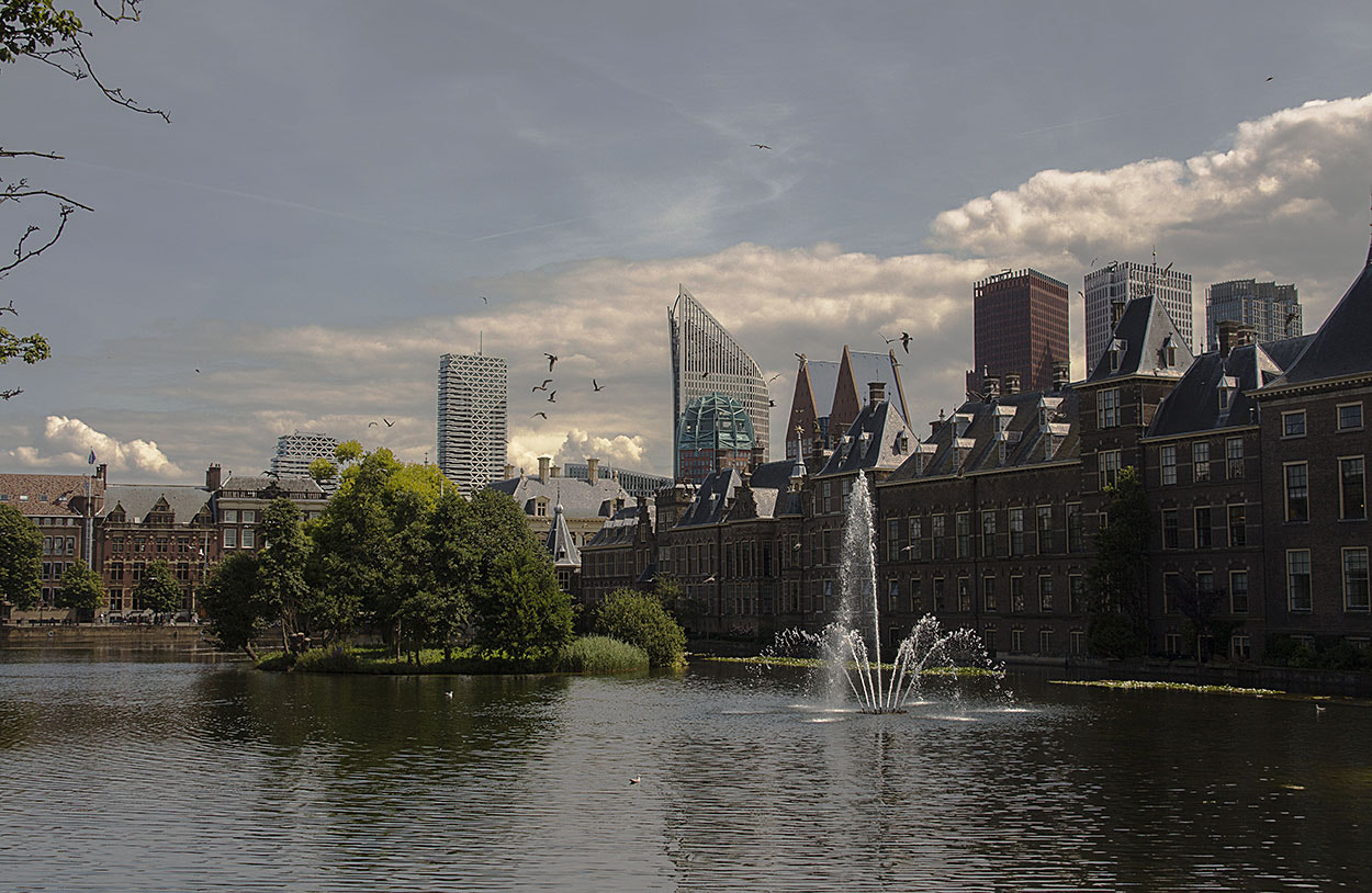 Sigma 18-200mm f/3.5-6.3 DC OS sample photo. Binnenhof, the hague photography