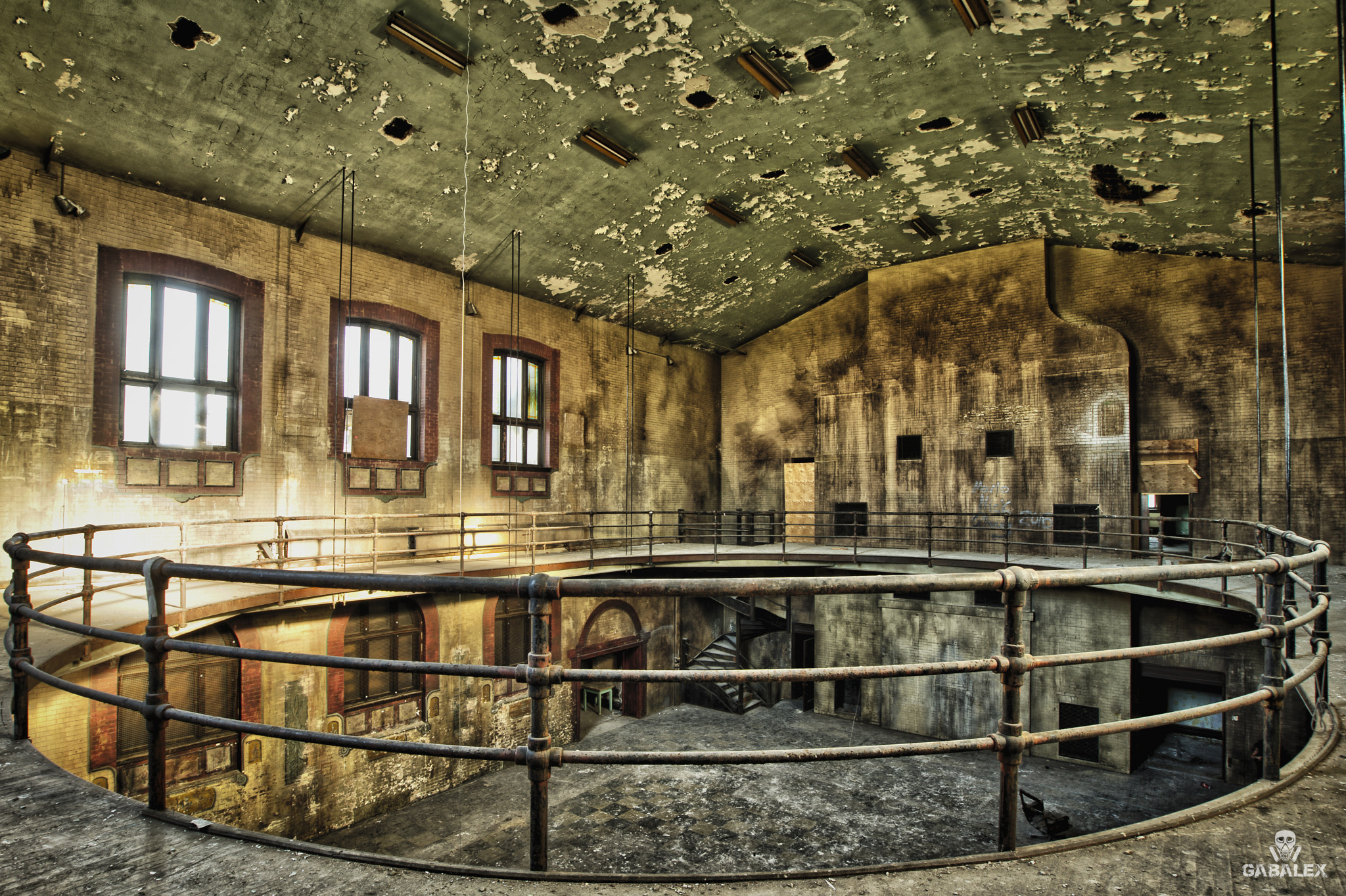 Nikon D700 + Sigma 17-35mm F2.8-4 EX Aspherical sample photo. Decay photography