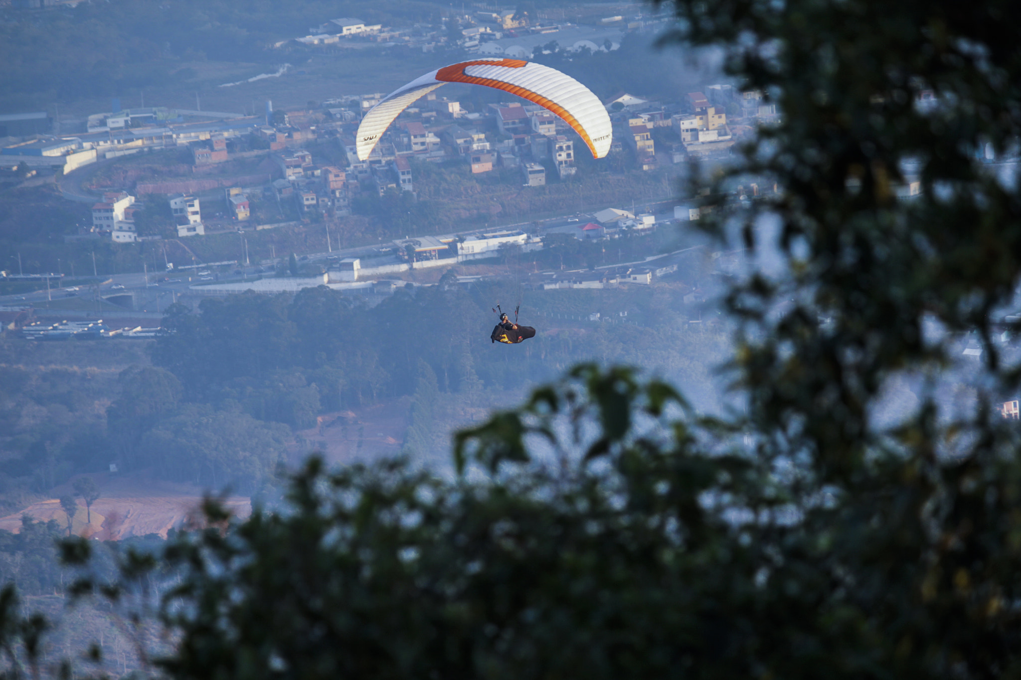 Canon EOS 550D (EOS Rebel T2i / EOS Kiss X4) sample photo. Paraglider photography