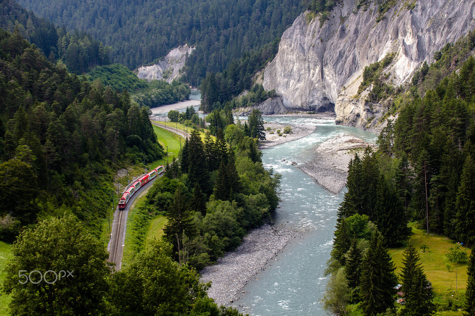Canon EF 75-300mm F4.0-5.6 IS USM sample photo. Reihnschlucht photography