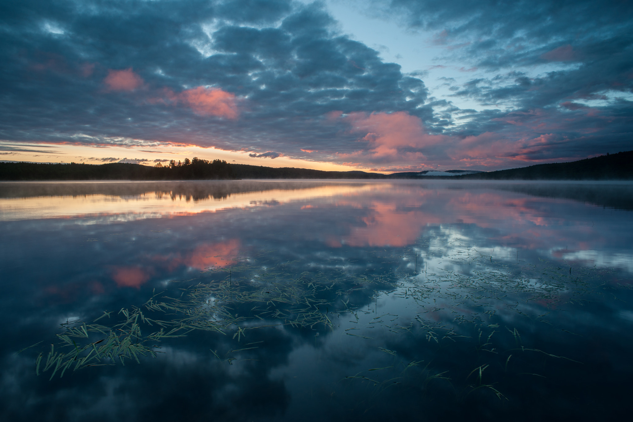 Sony Alpha DSLR-A900 + Sony 20mm F2.8 sample photo. First light of dawn photography