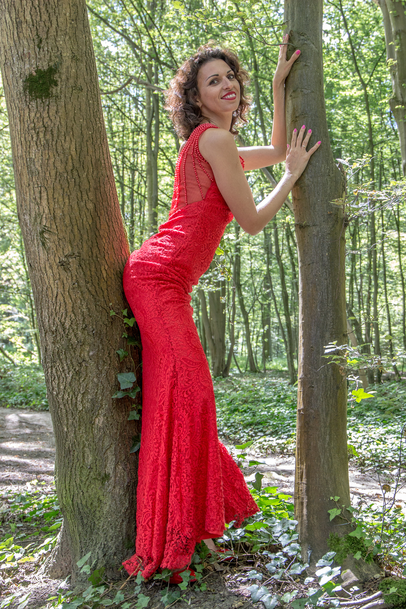 Canon EF 24-105mm F3.5-5.6 IS STM sample photo. The red dress photography